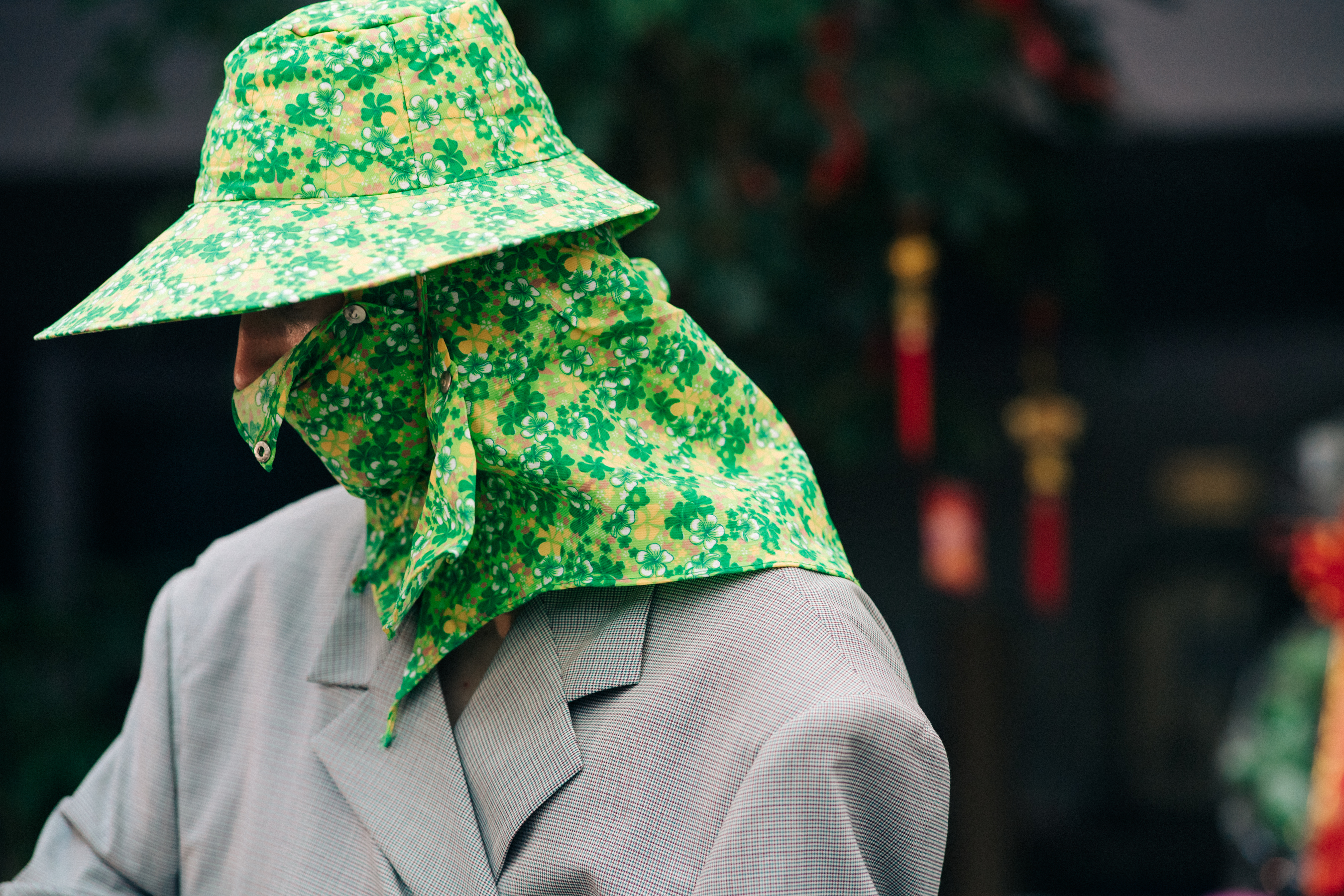 Male model wearing green hat