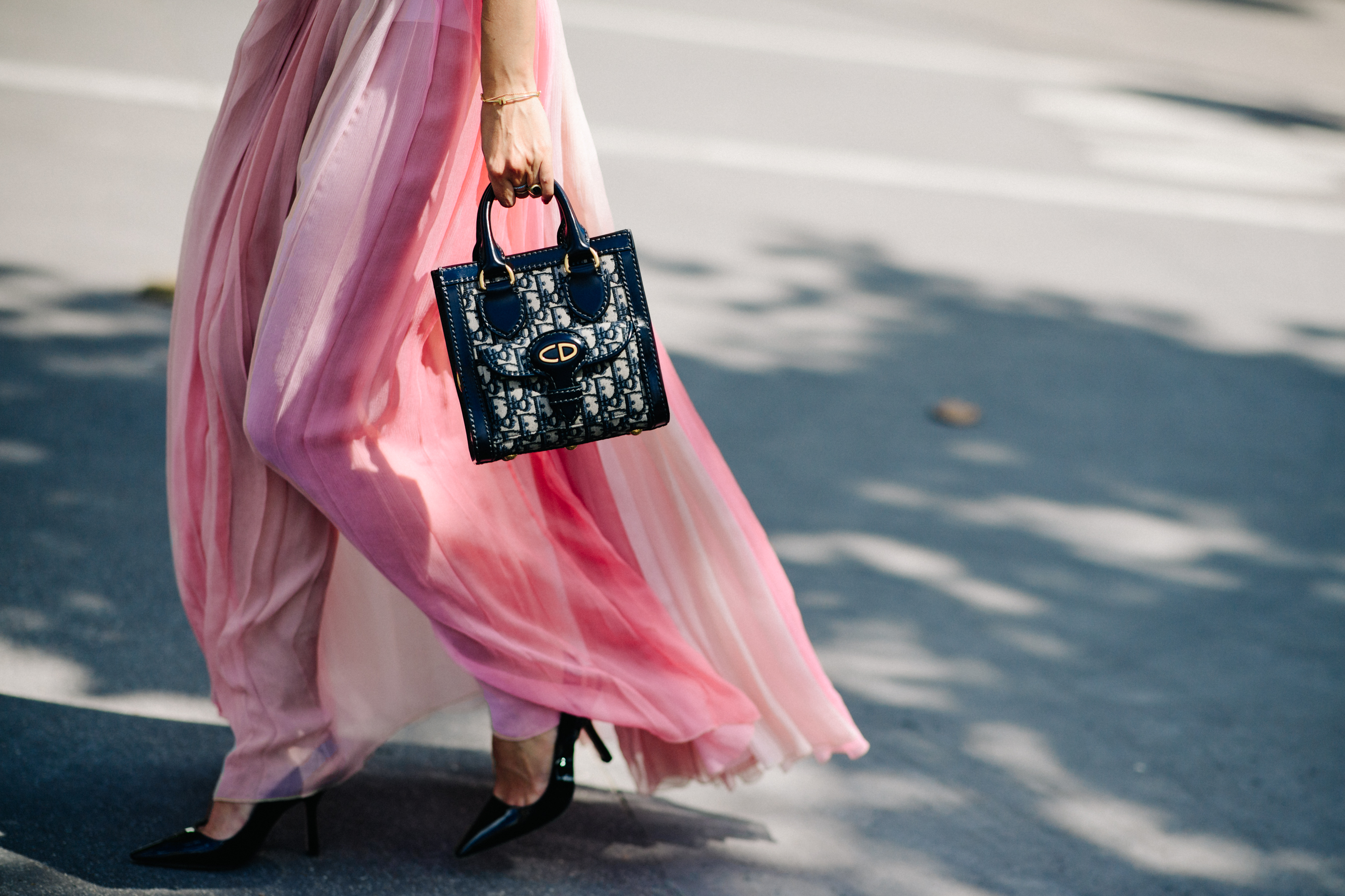 Dutch blogger wearing pink dress