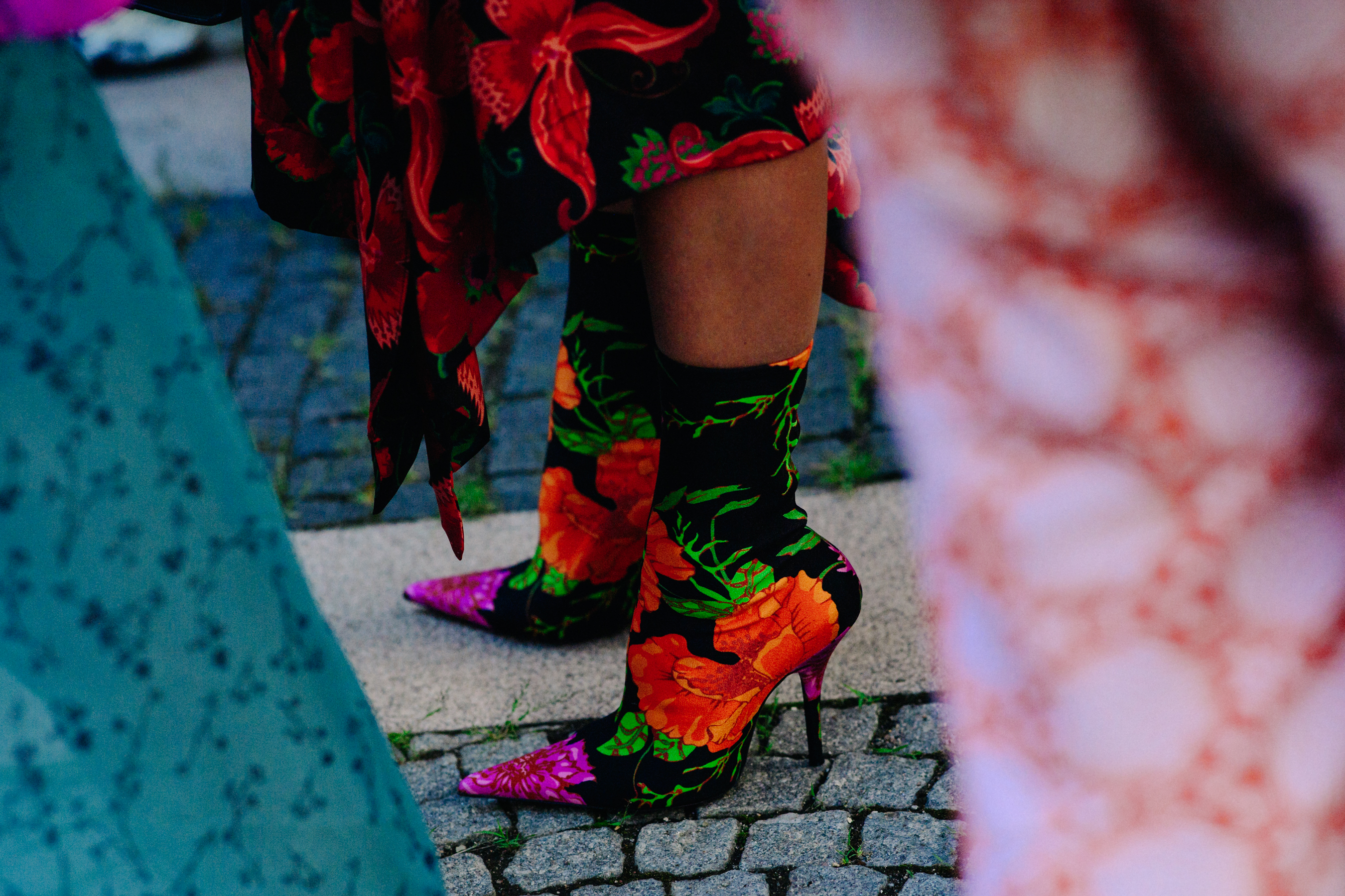Woman wearing Balenciaga total look