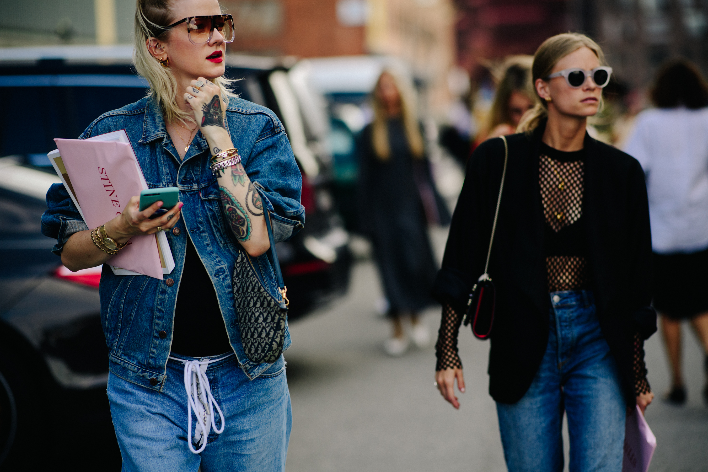 Two Norwegian bloggers after a show