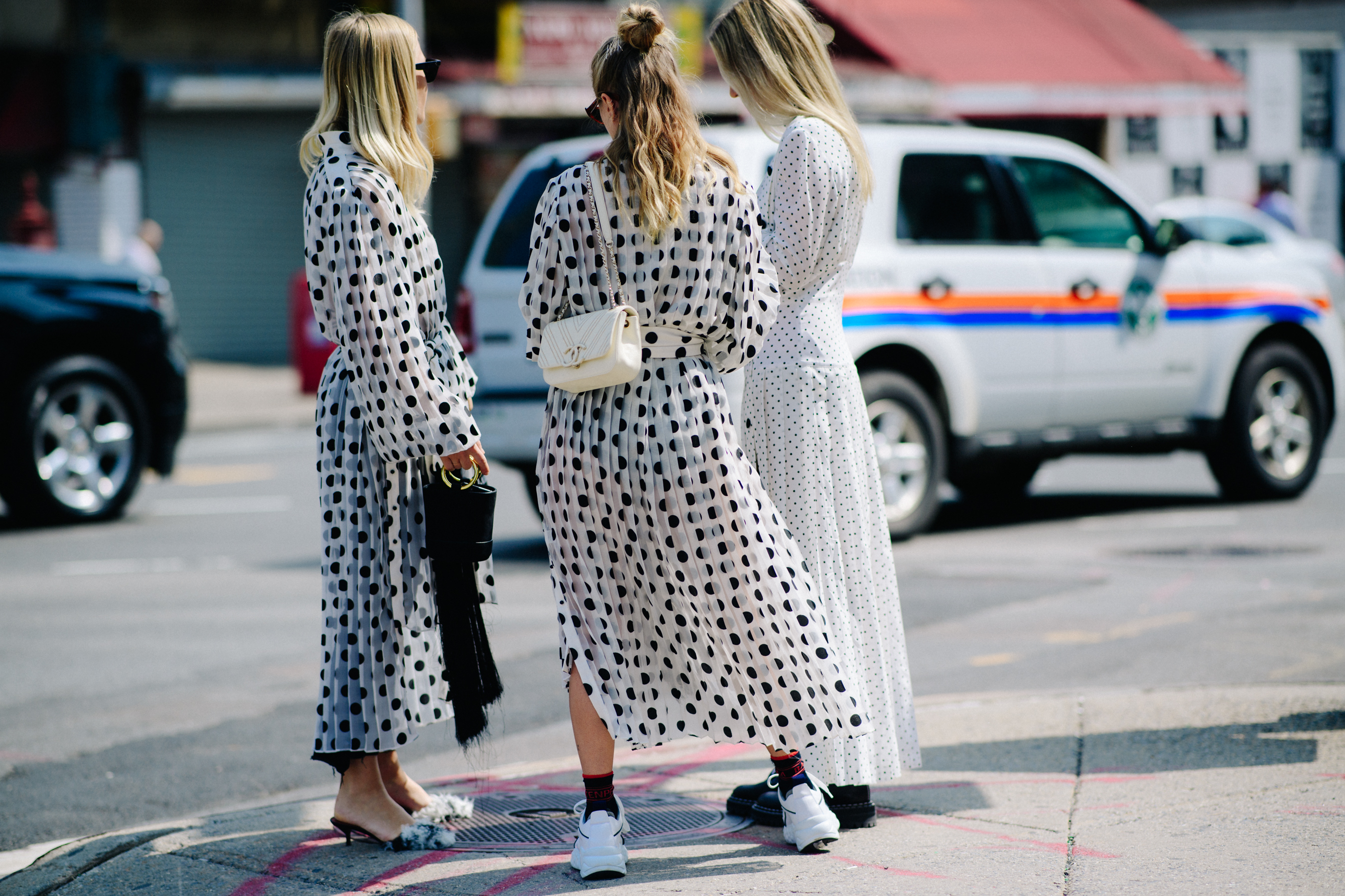Norwegian bloggers wearing black and white dresses