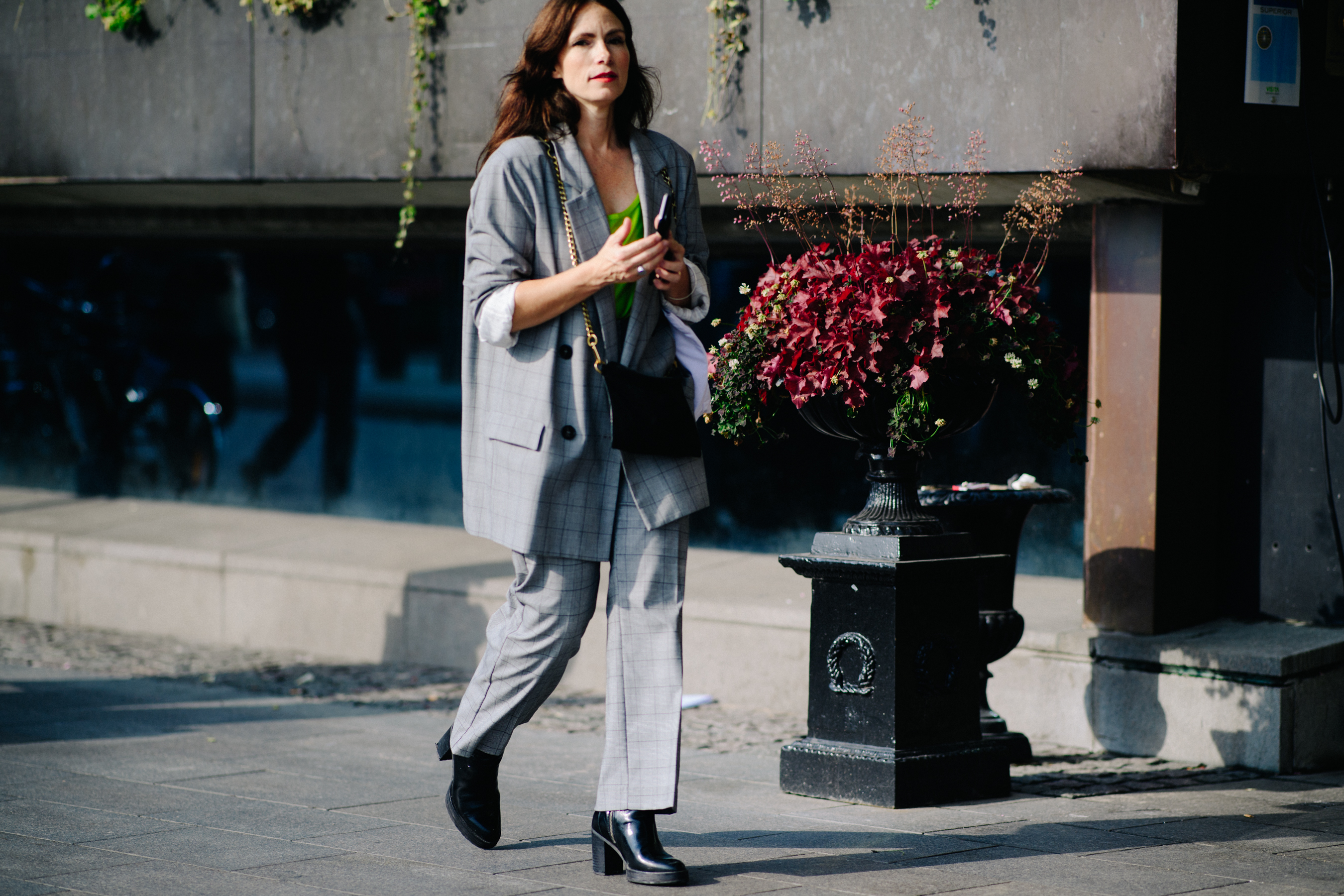Woman wearing gray oversized suit