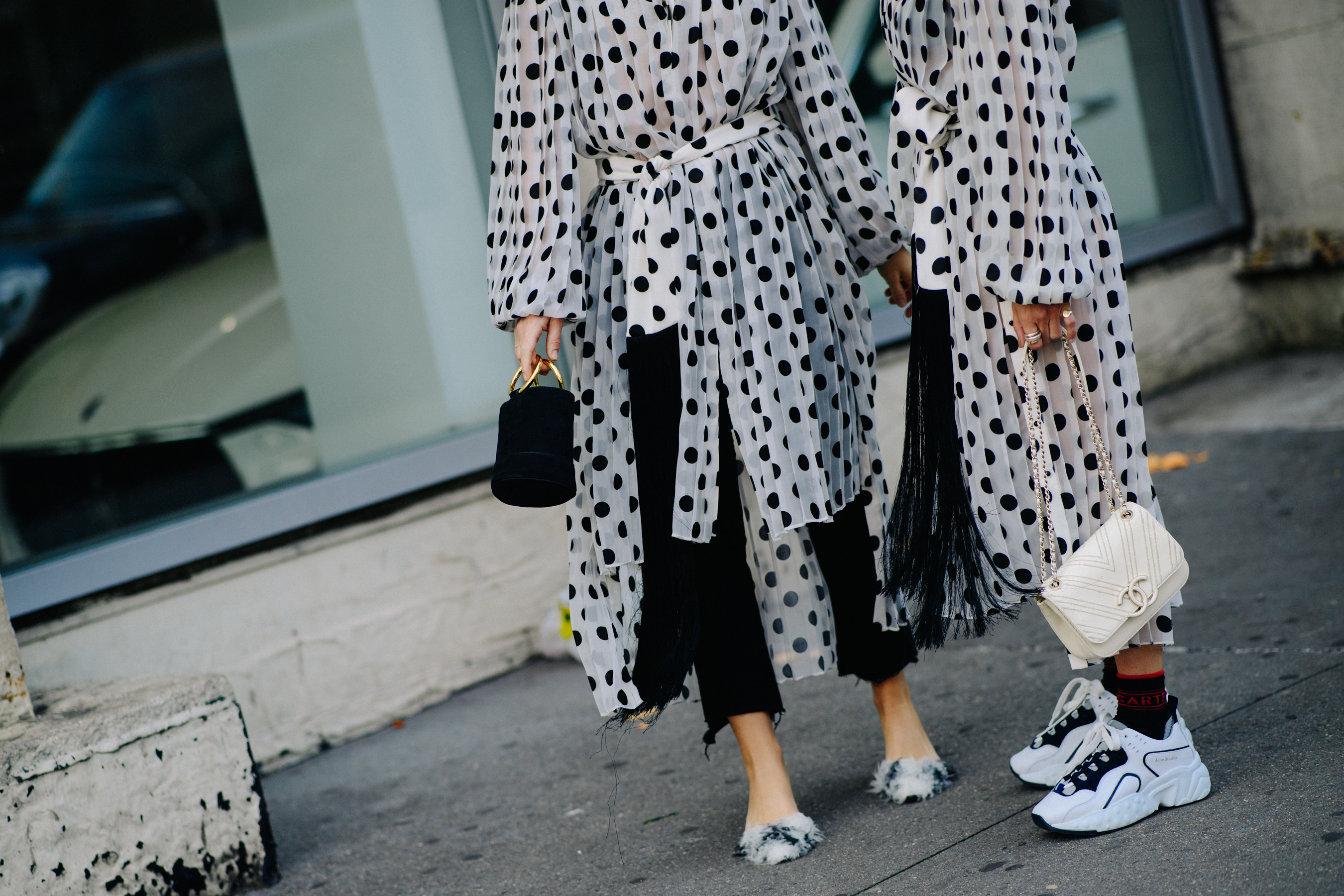 Norwegian bloggers wearing black and white dresses