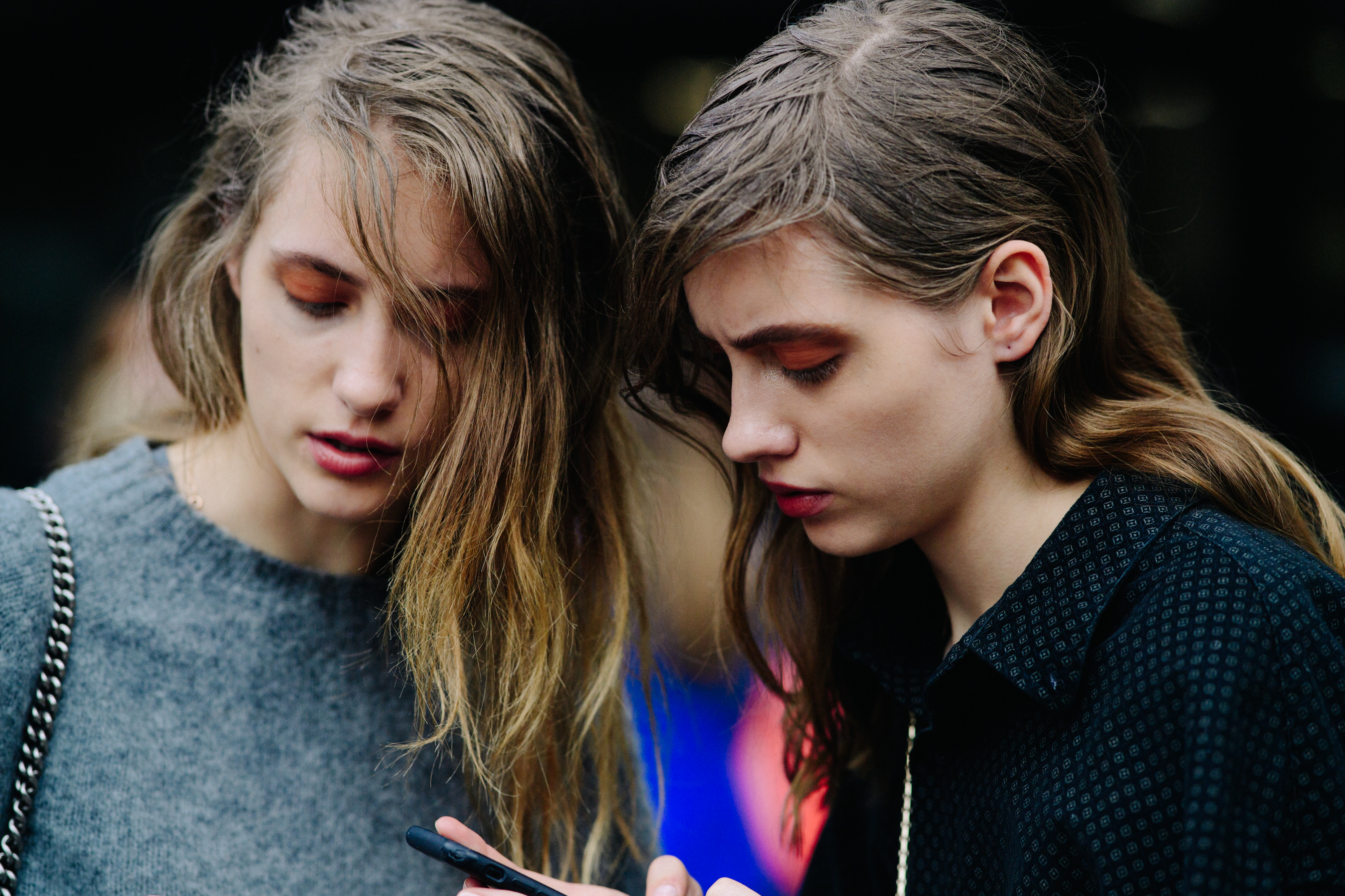 Two Russian models with orange make up