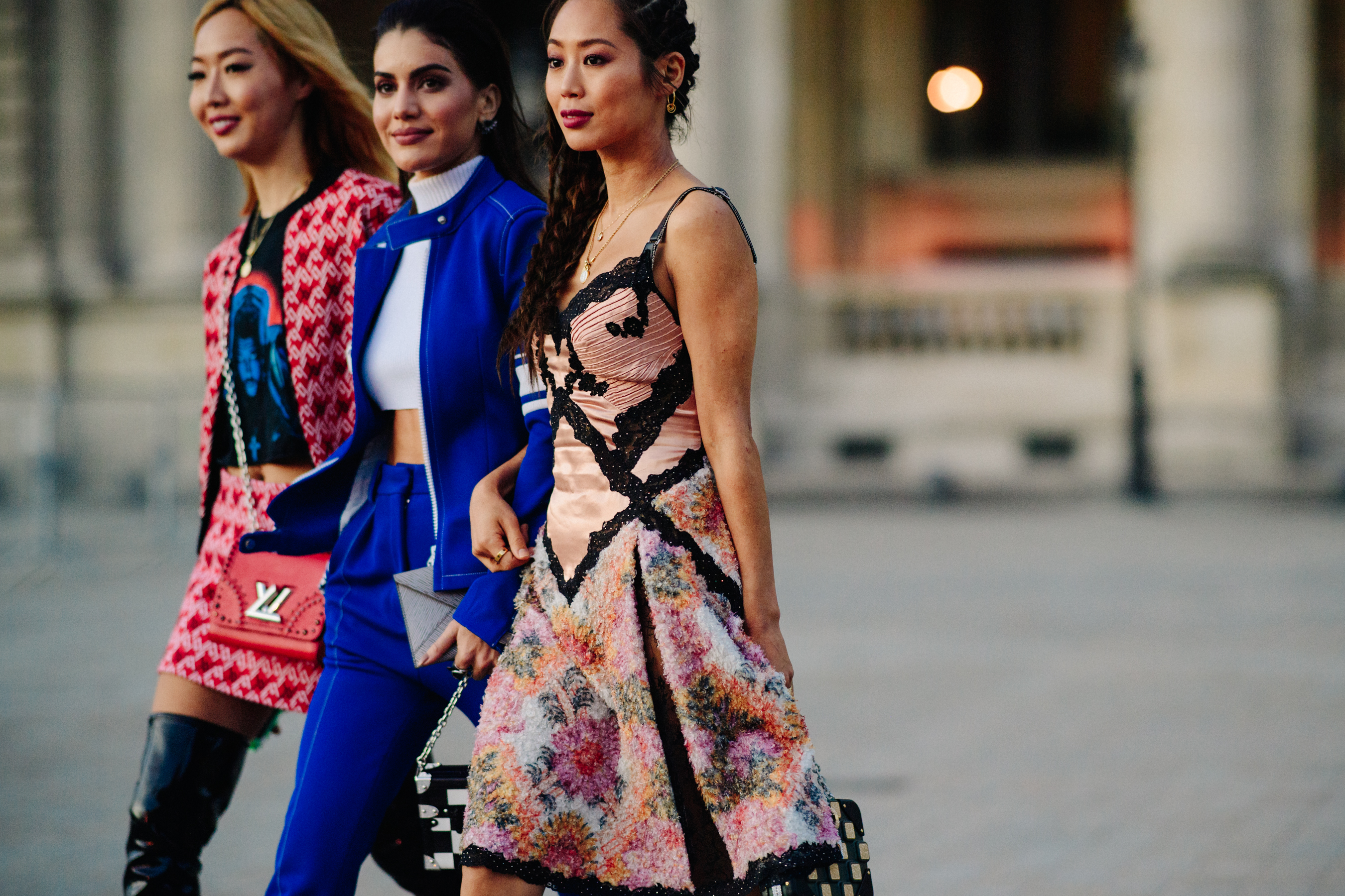 Group of bloggers after Louis Vuitton
