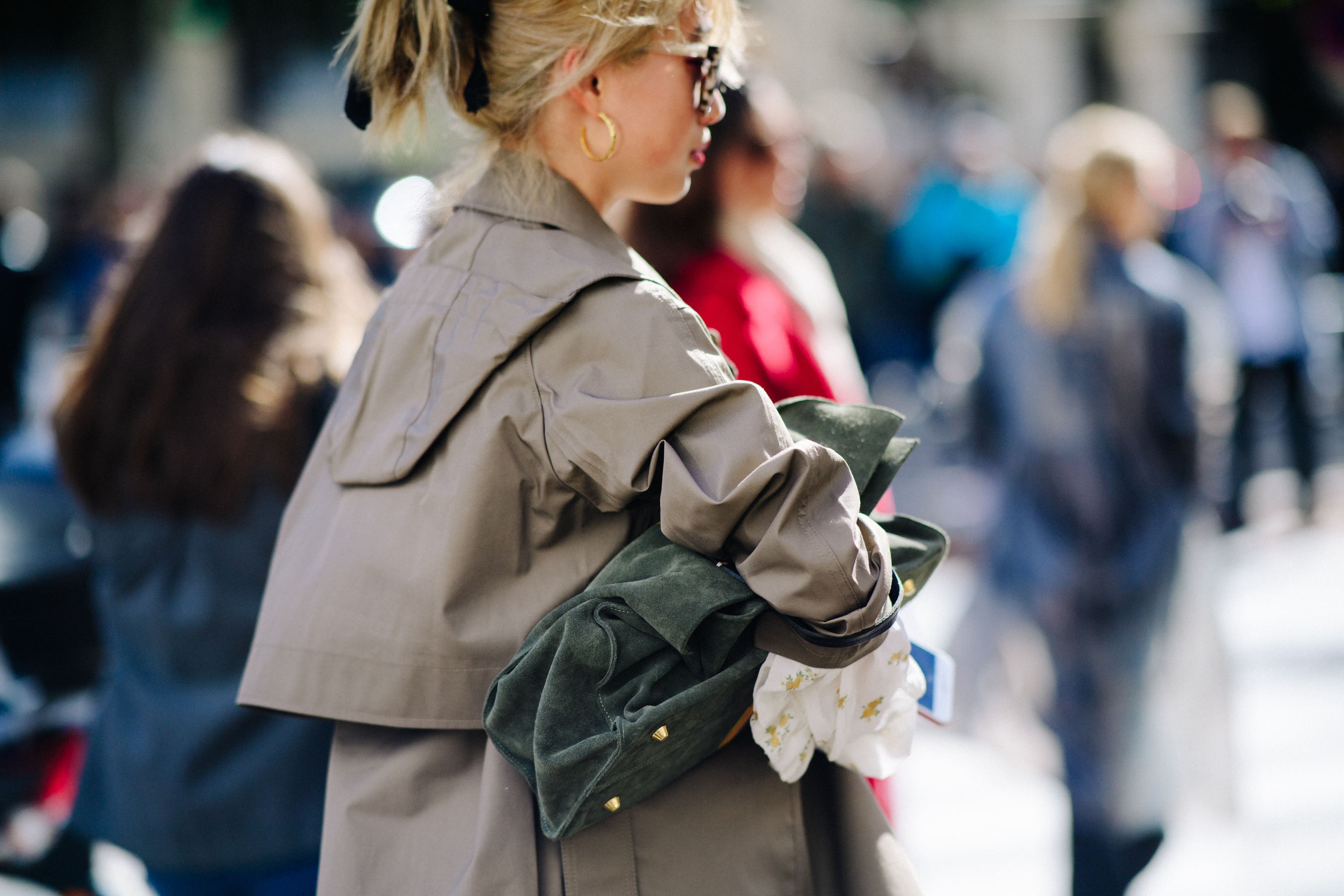 Blogger wearing beige coat