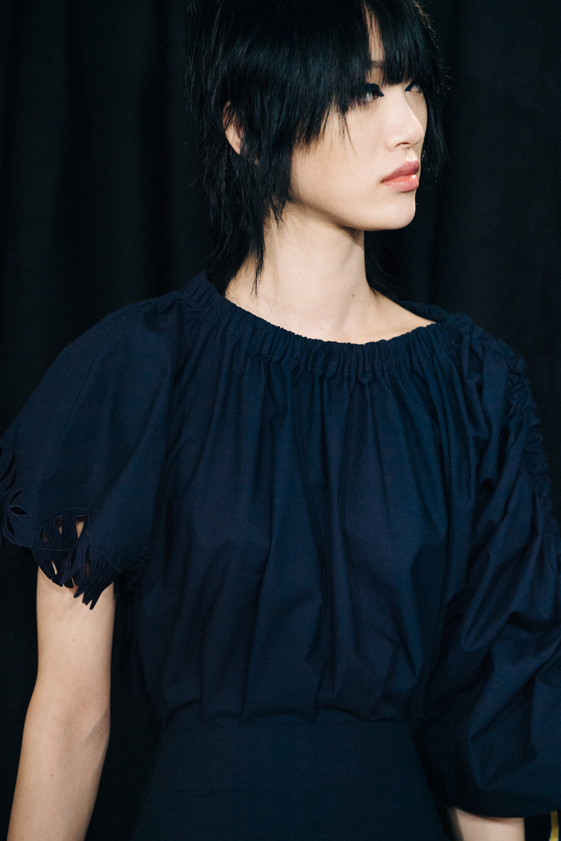 Asian model with block fringe