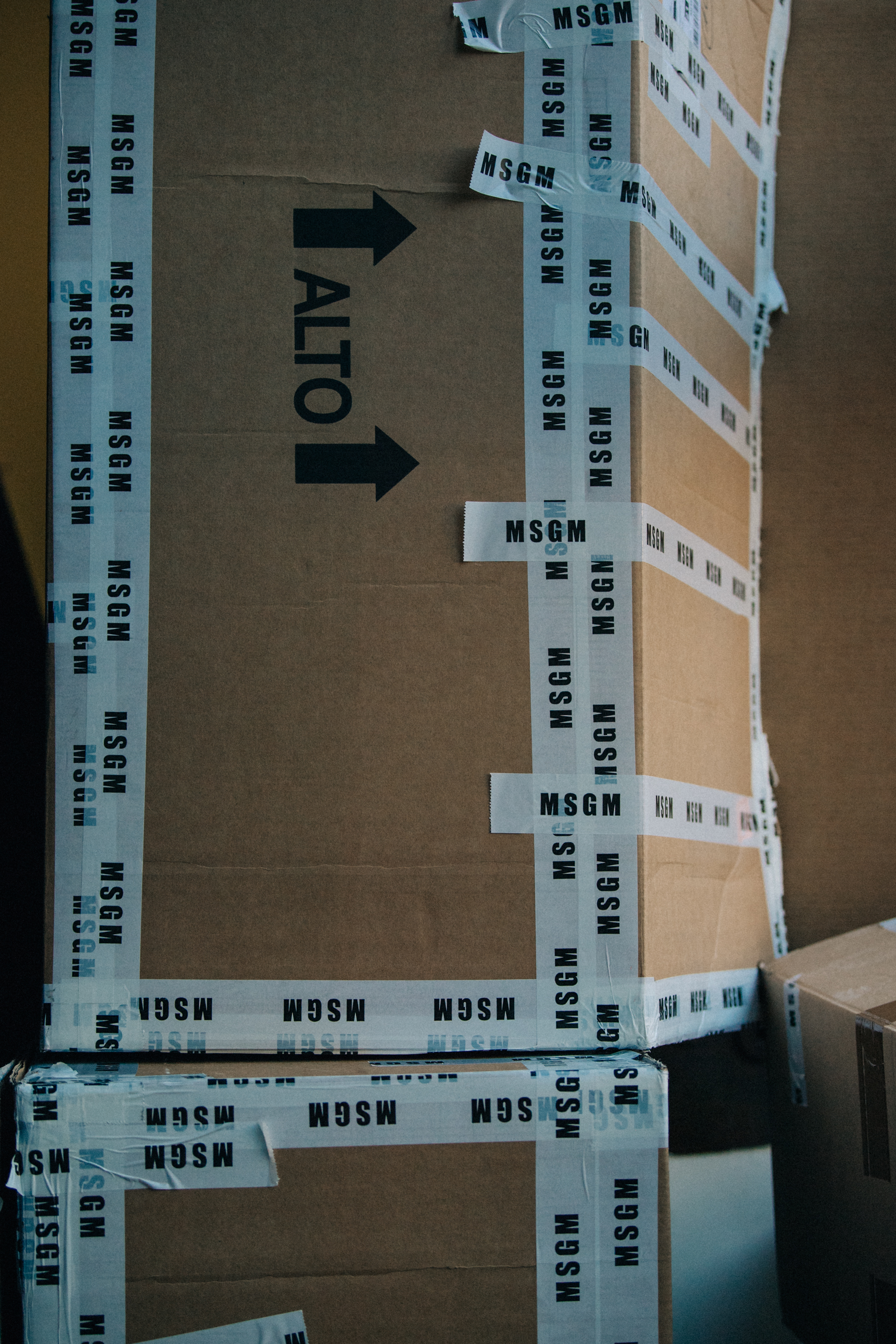 Cardboard boxes with MSGM tape