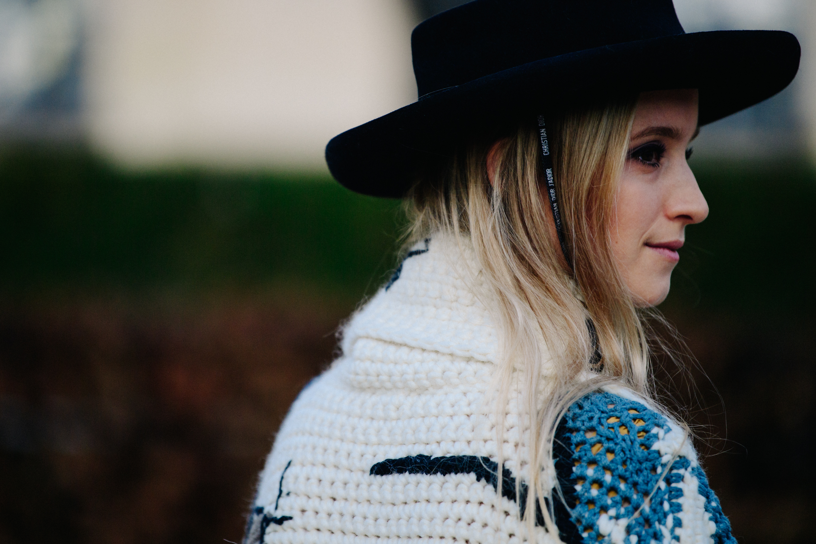 Blogger wearing Christian Dior outfit