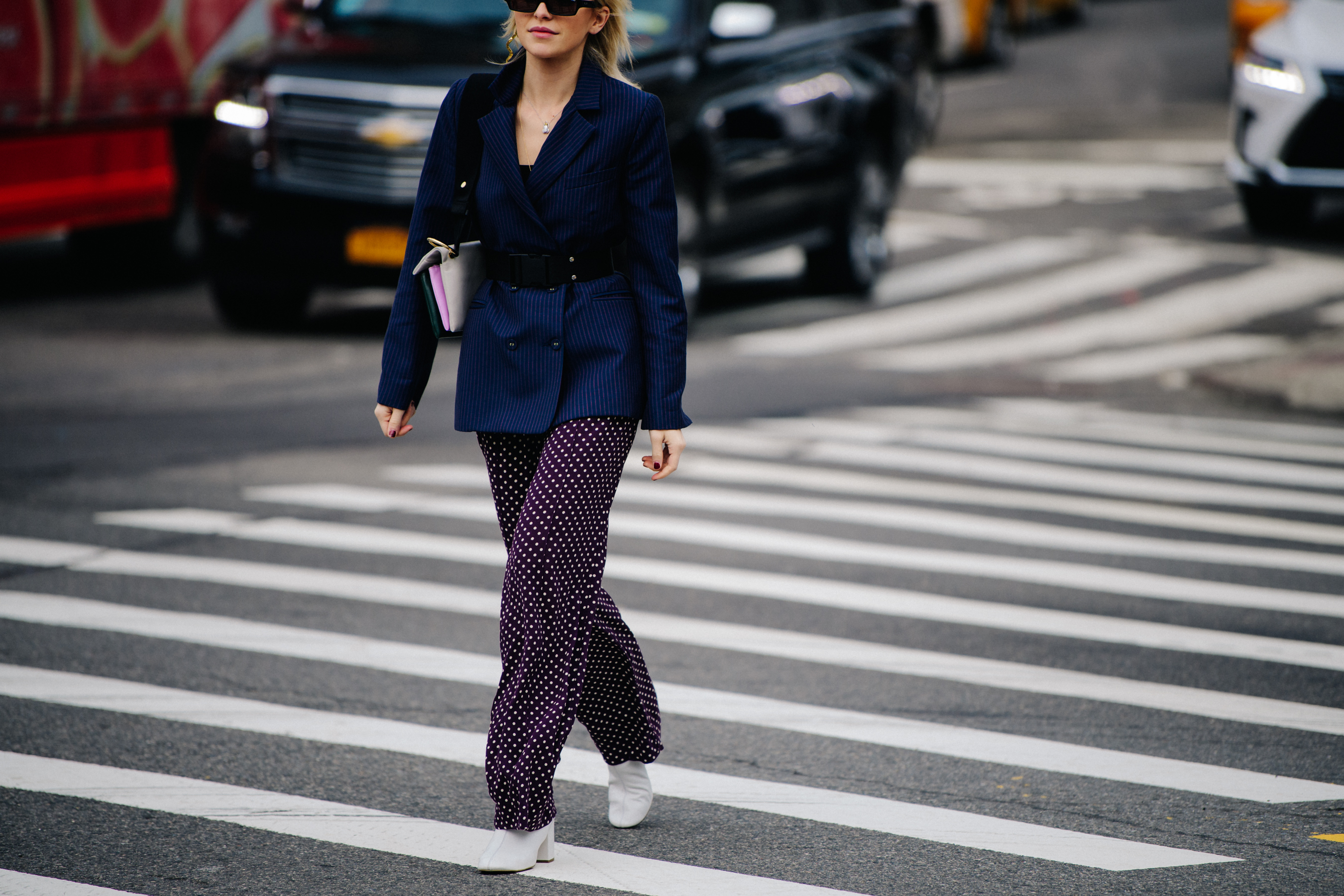 German blogger wearing spotted pants