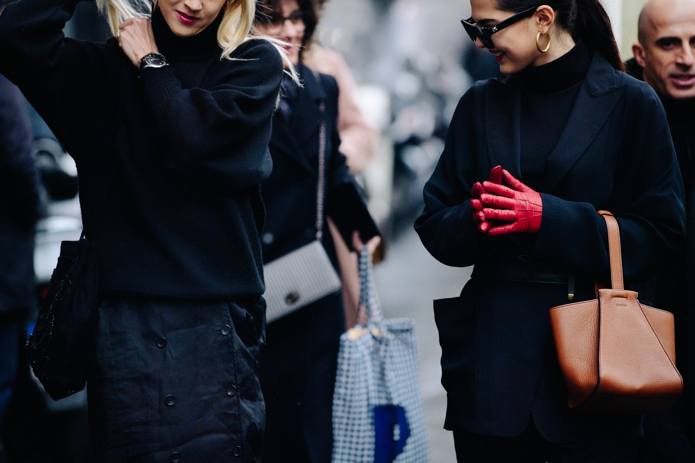 Two bloggers wearing black outfits