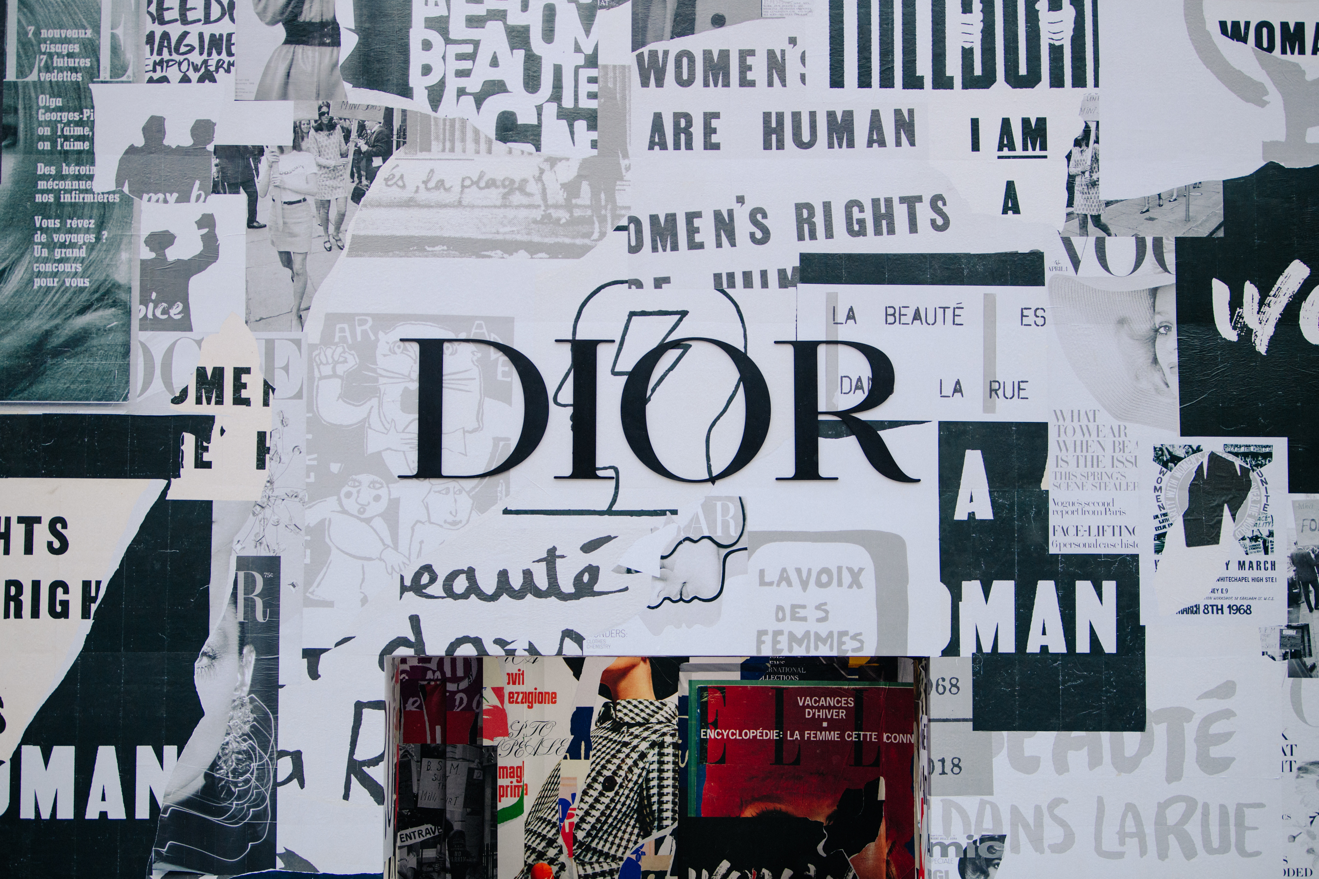 Dior signage at FW18 show