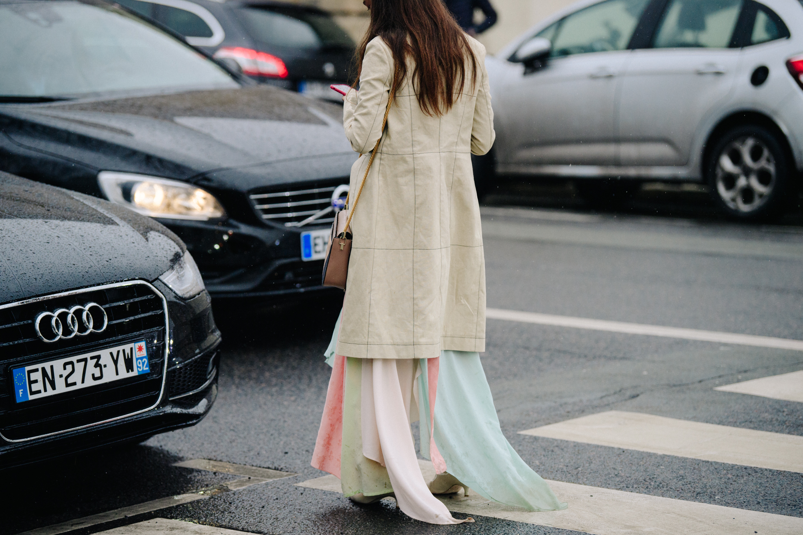 Italian woman wearing light pink skirt