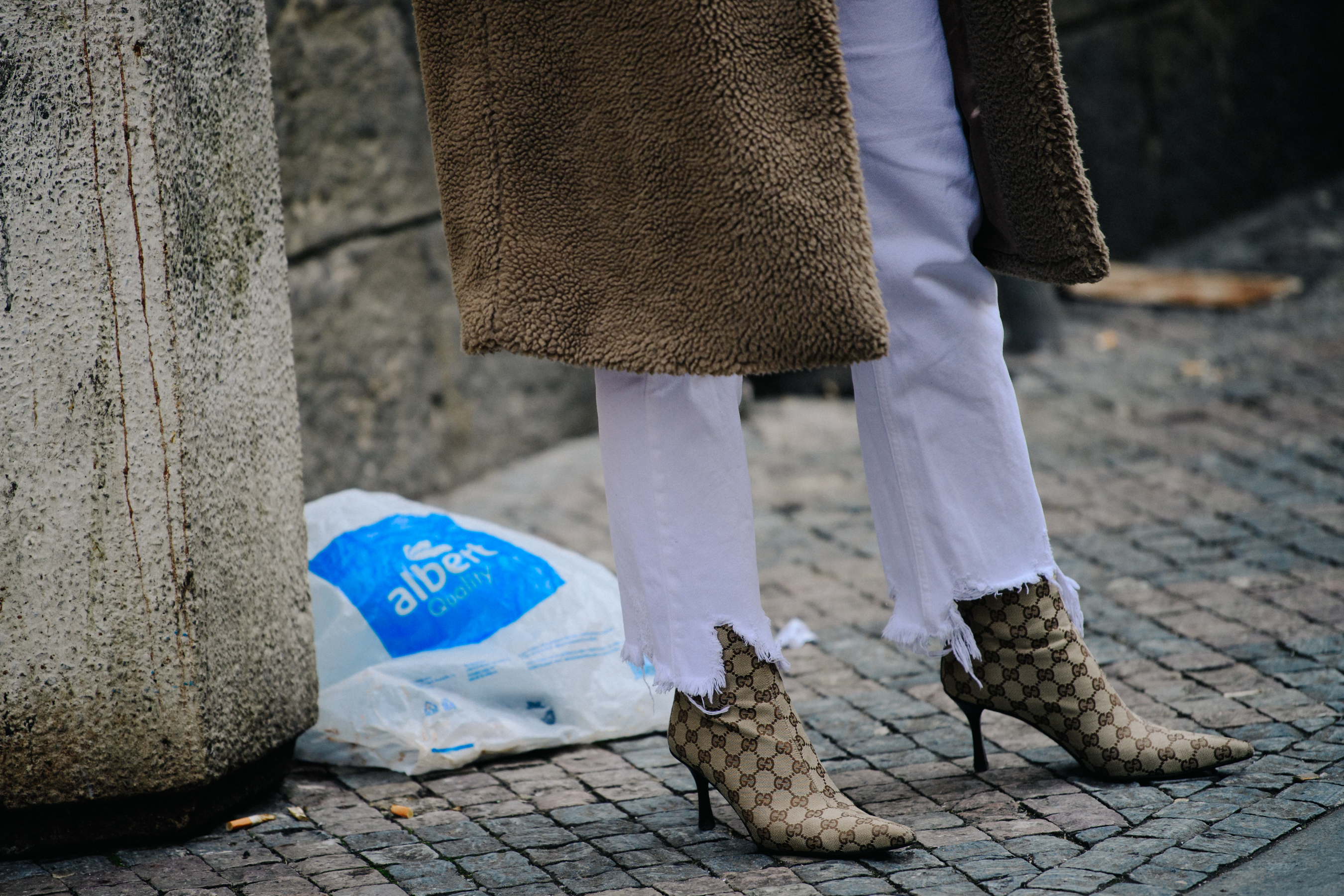 Woman wearing white denim jeans