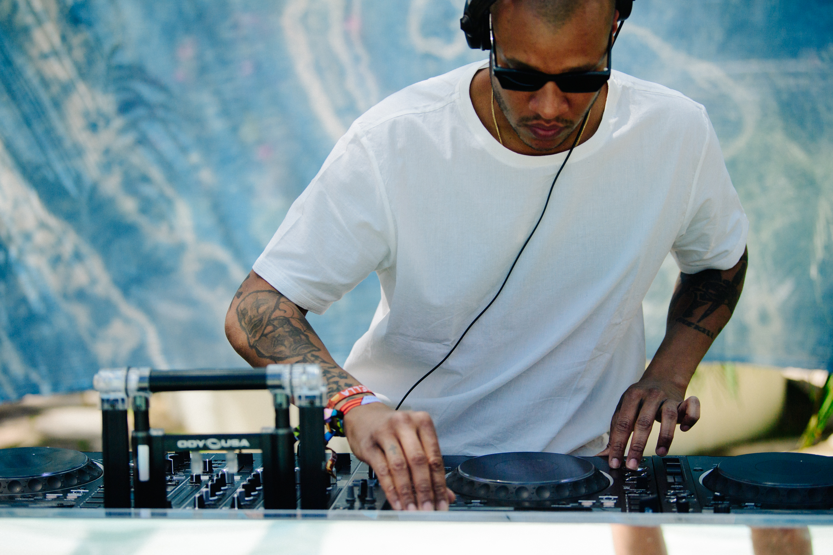 Heron Preston using DJ decks