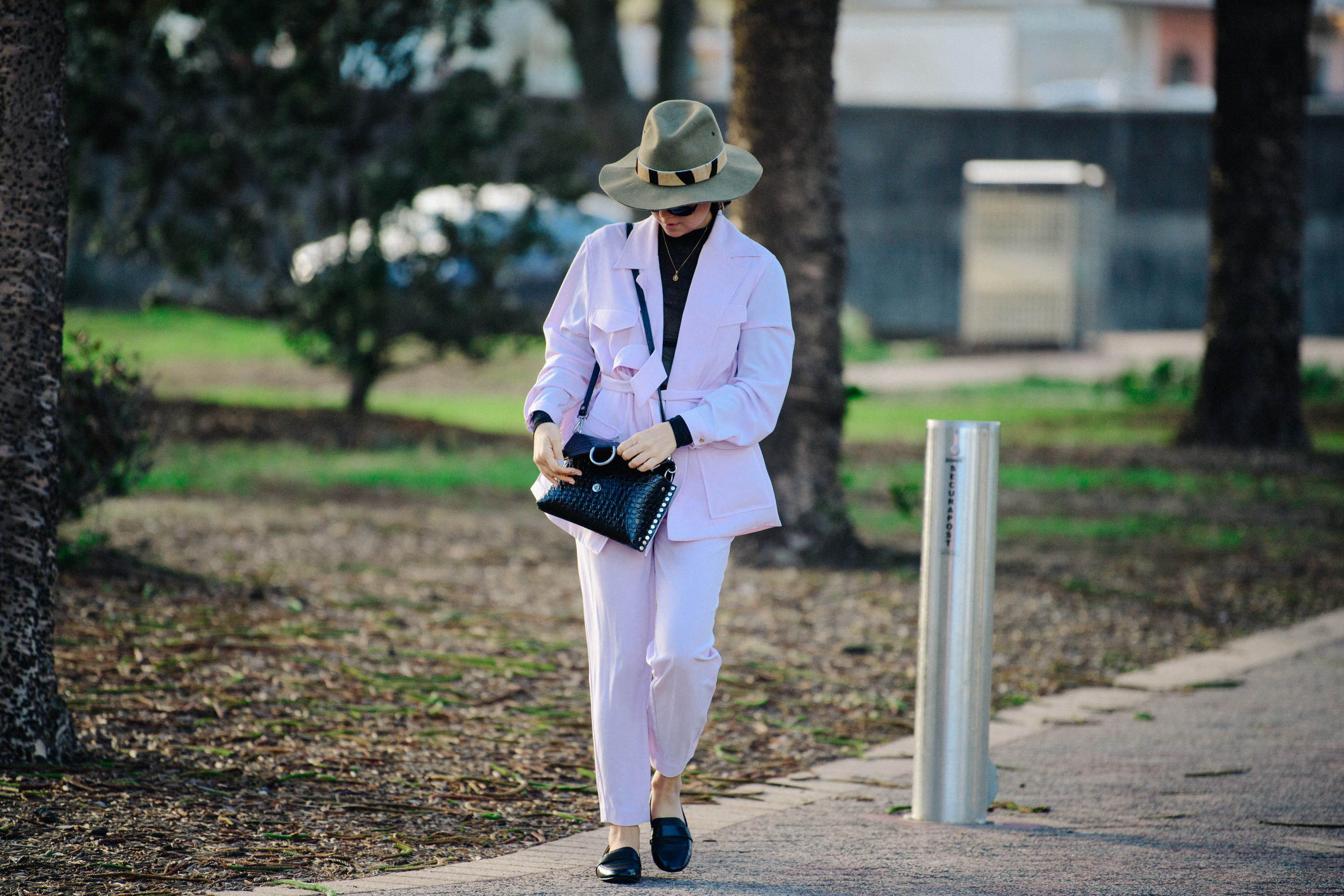 Woman wearing light outfit