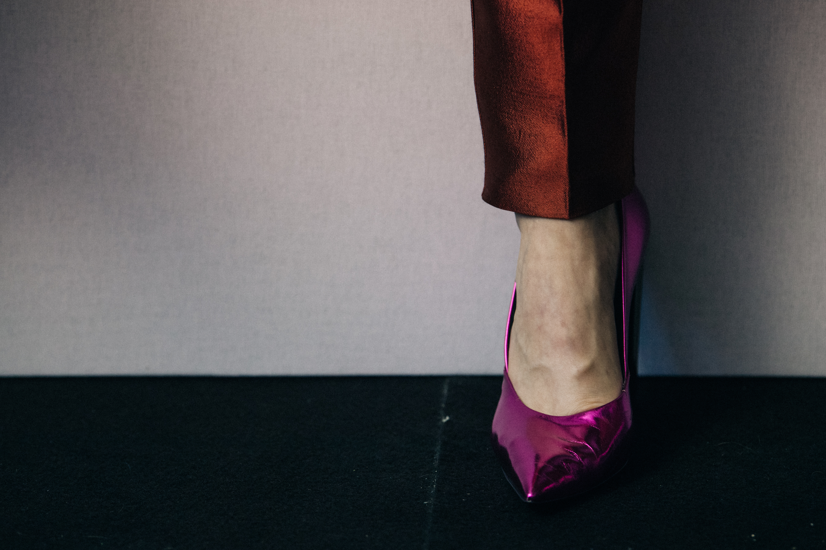 Tessa Bruinsma backstage at Poiret