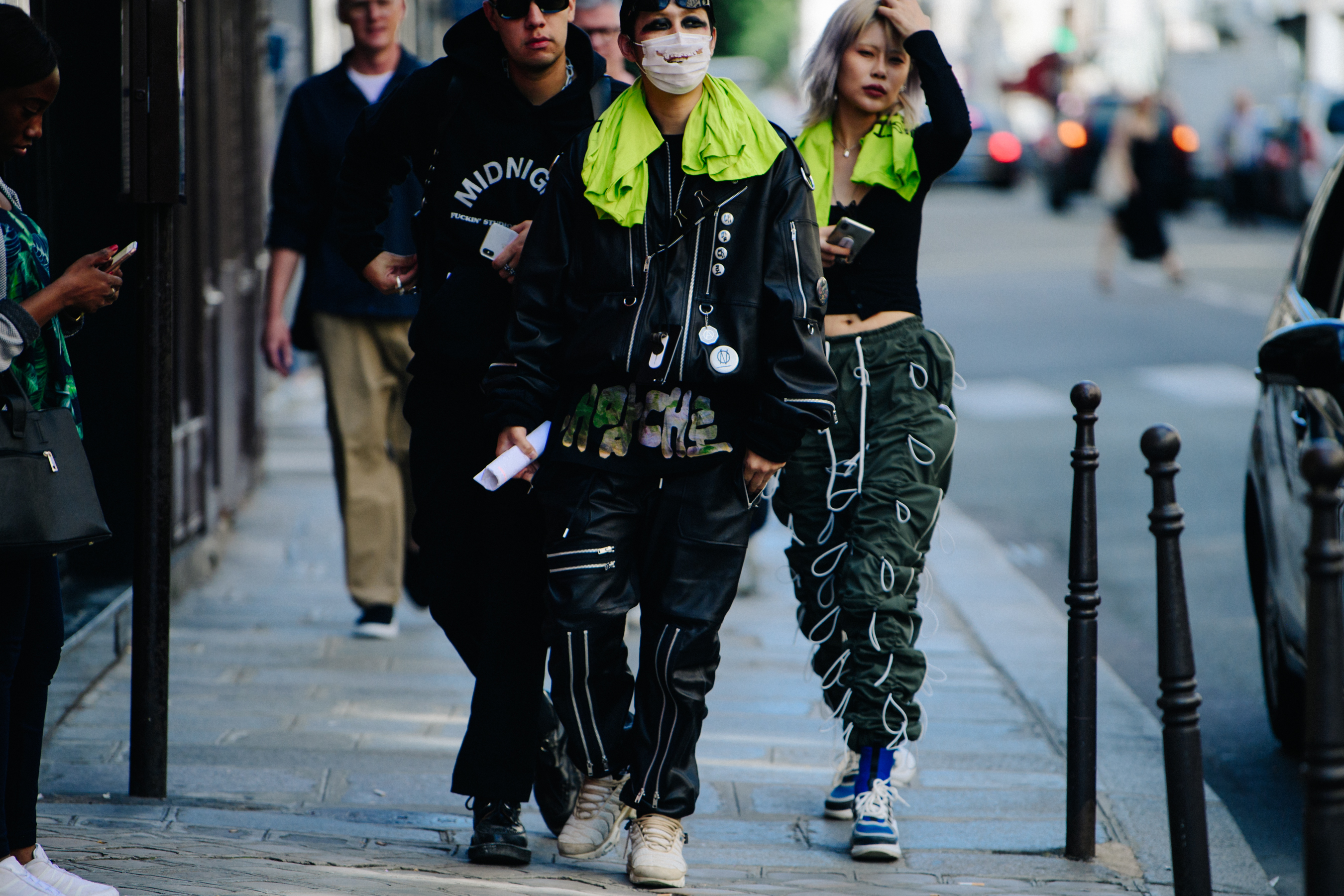 Asian man wearing facemask