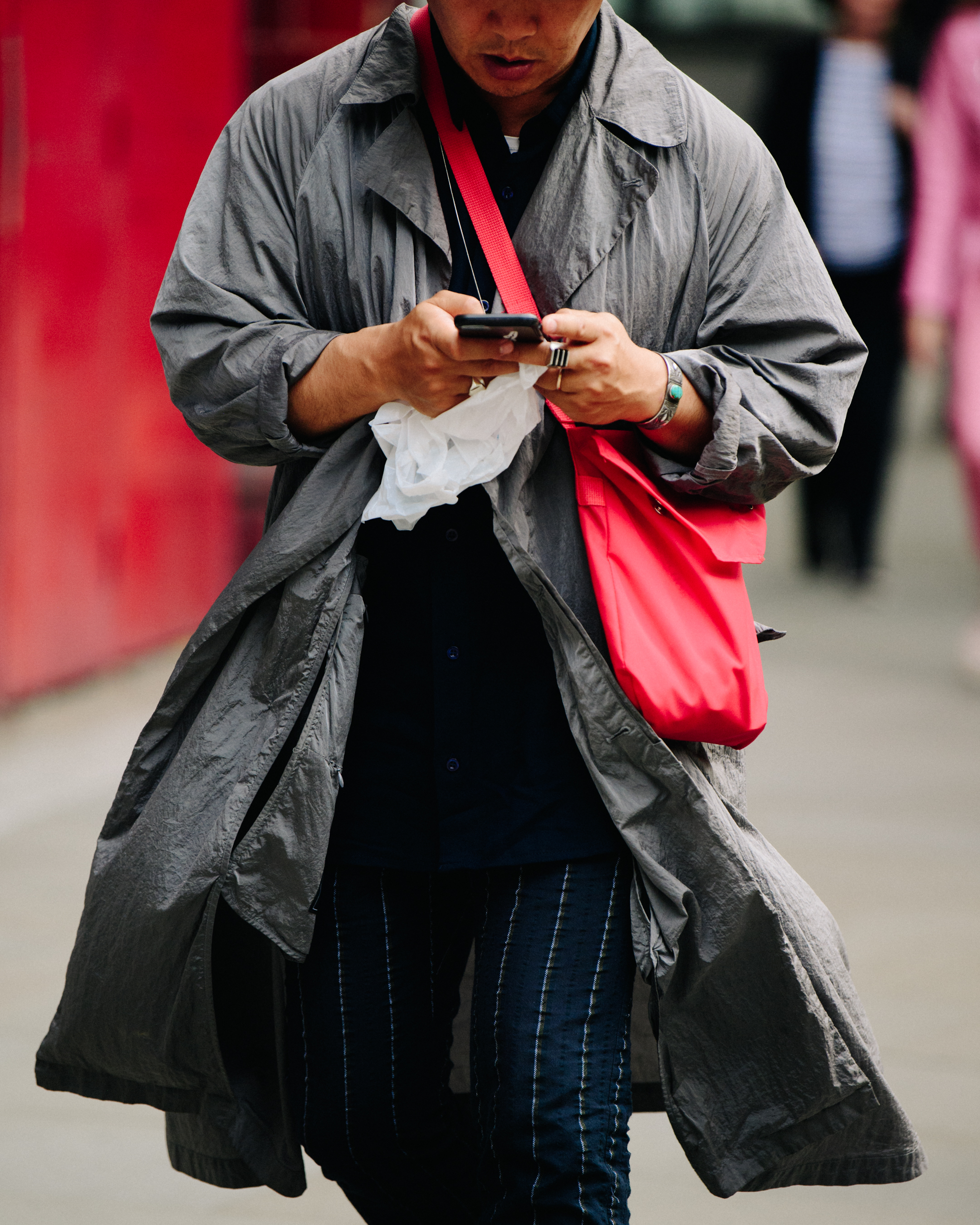 Man wearing red bag