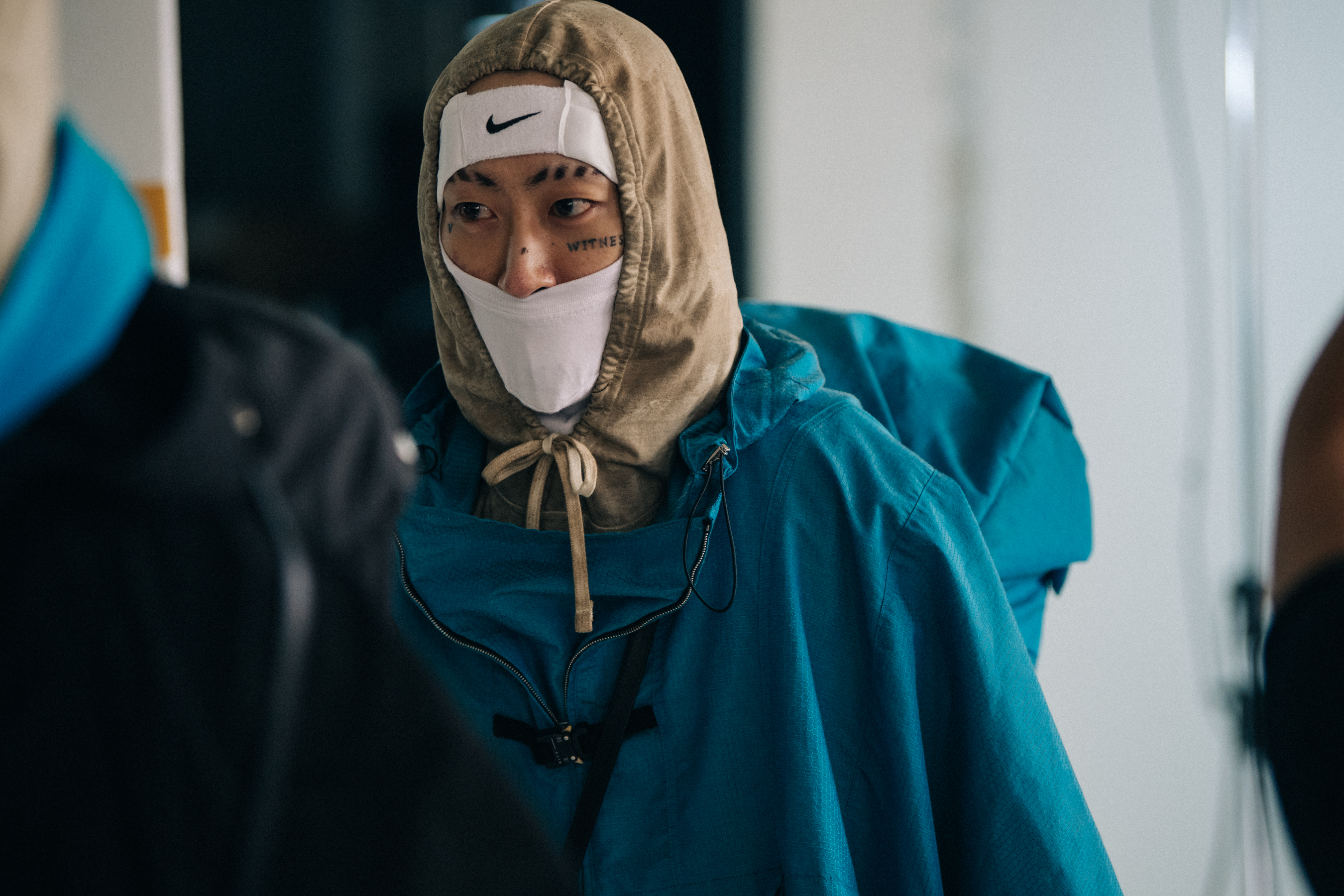 Yang XIN Seung-Ho backstage at Alyx