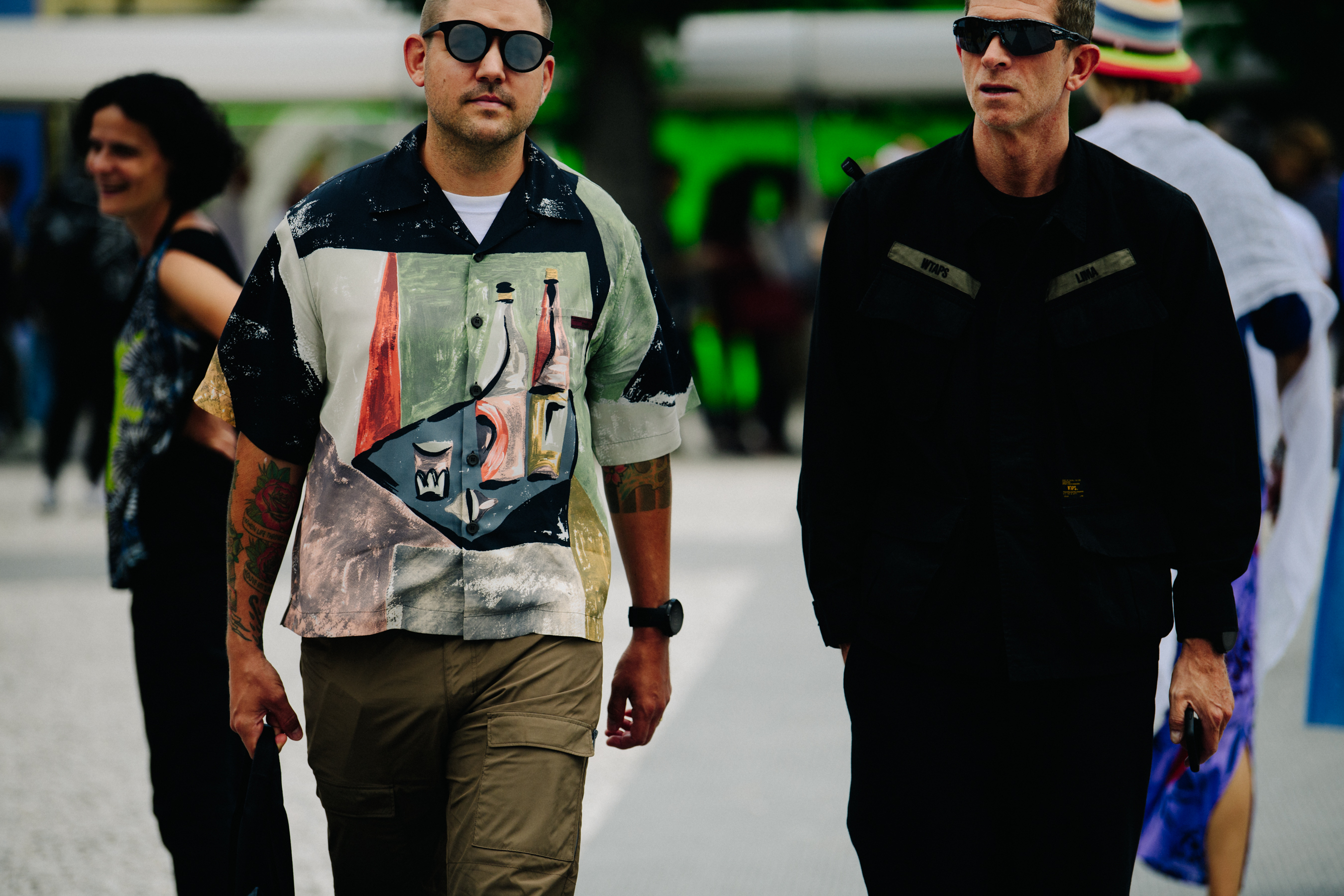 Two buyers wearing sunglasses
