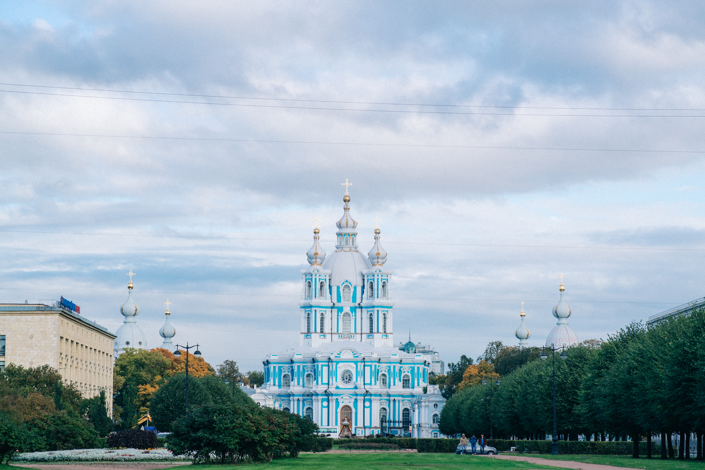 A blue and white painted building in Saint Petersburg