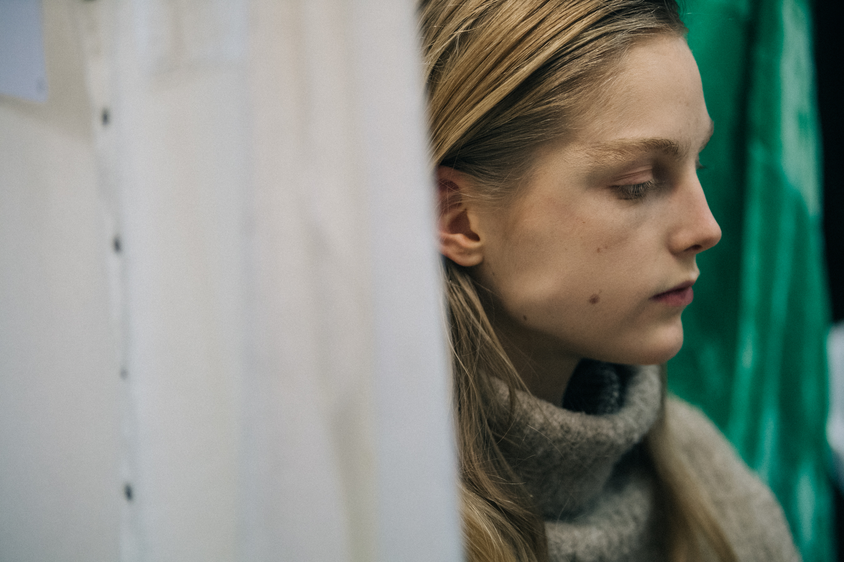 Kirin Dejonckheere backstage at Olivier Theyskens
