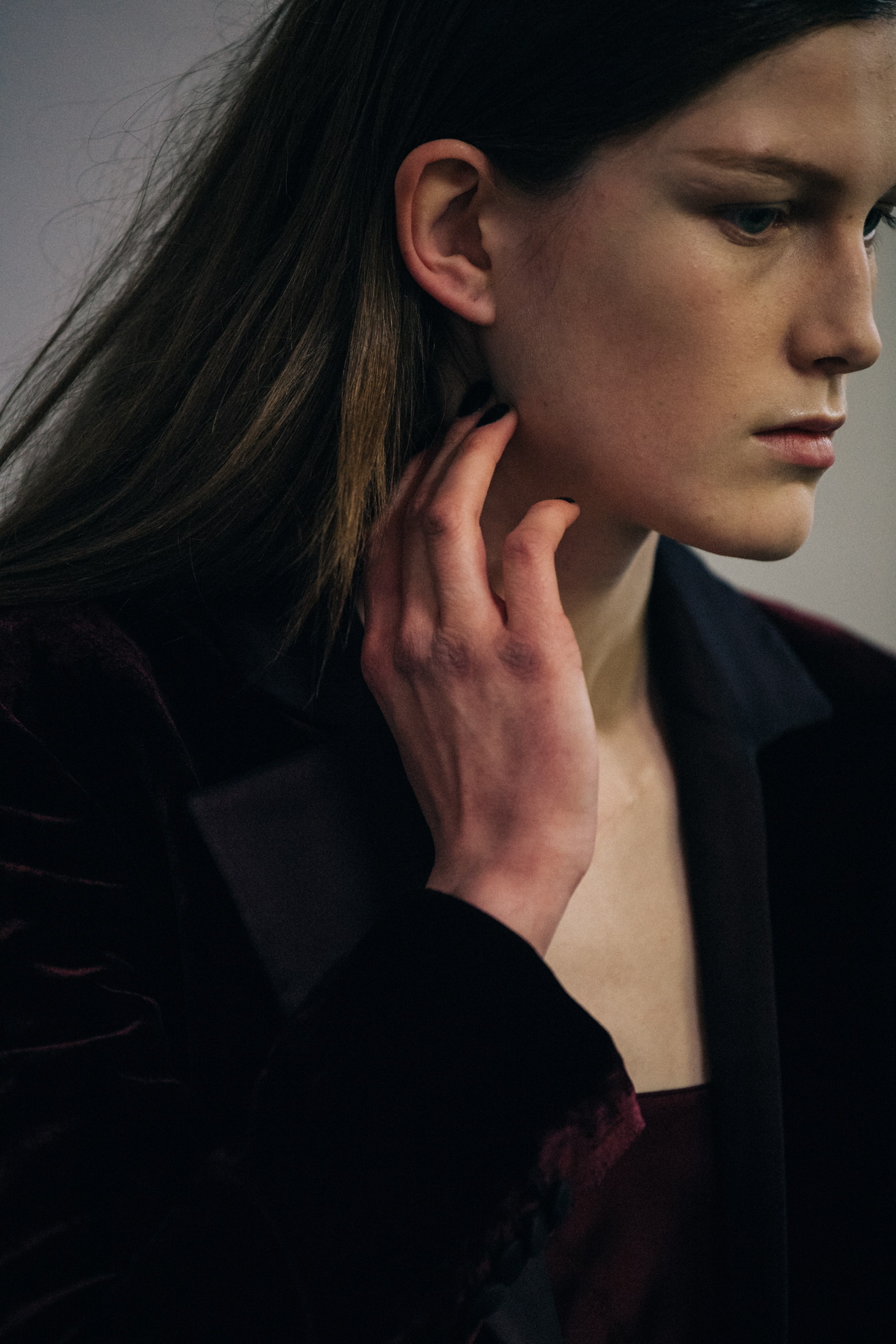 Tessa Bruinsma backstage at Olivier Theyskens