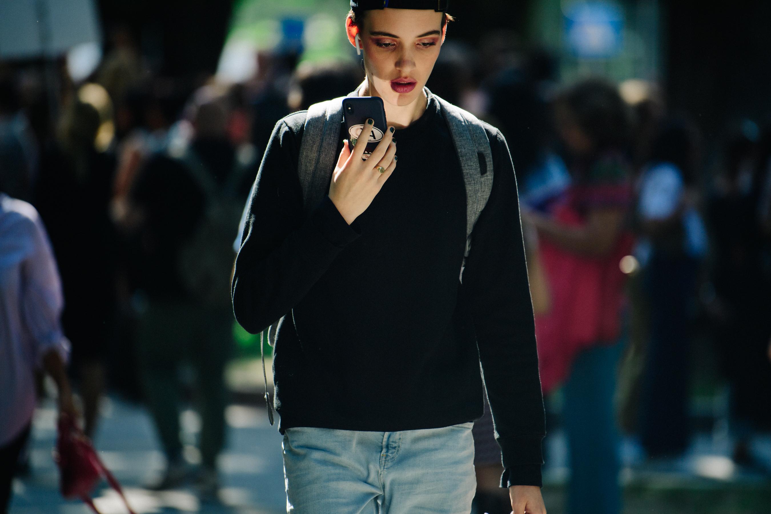 Model using AirPods