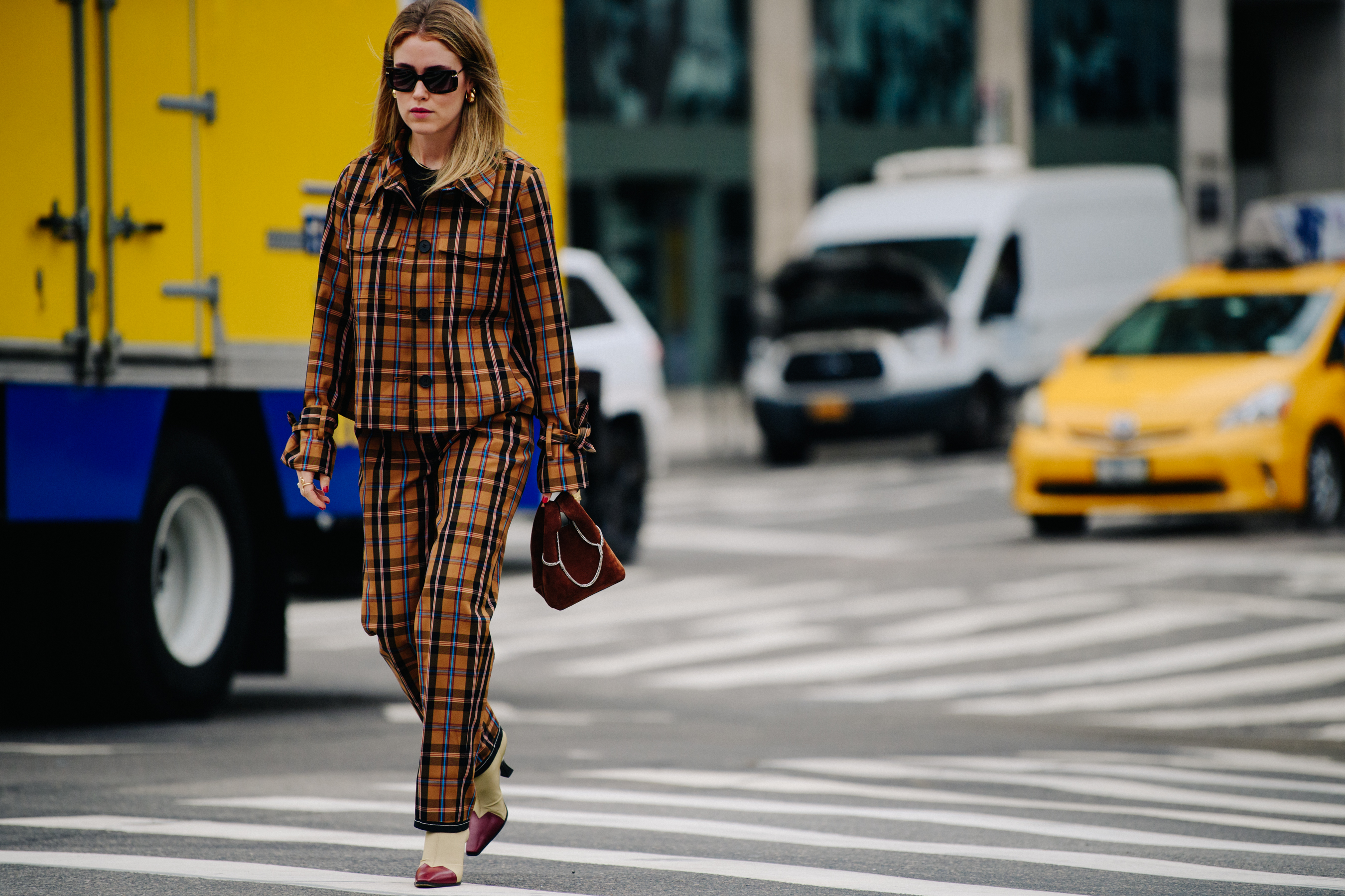 Norwegian blogger wearing orange outfit