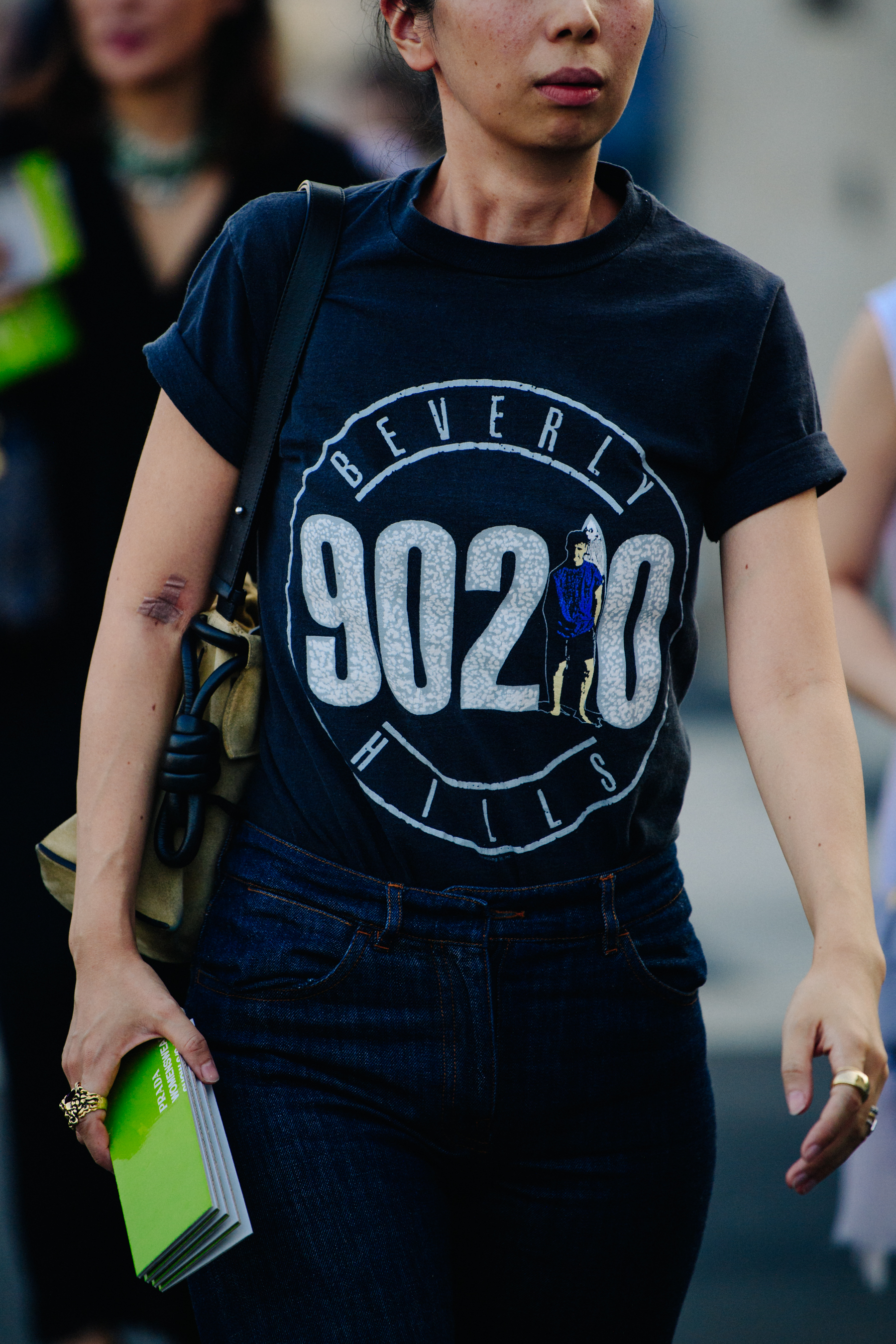 Woman wearing black tee shirt