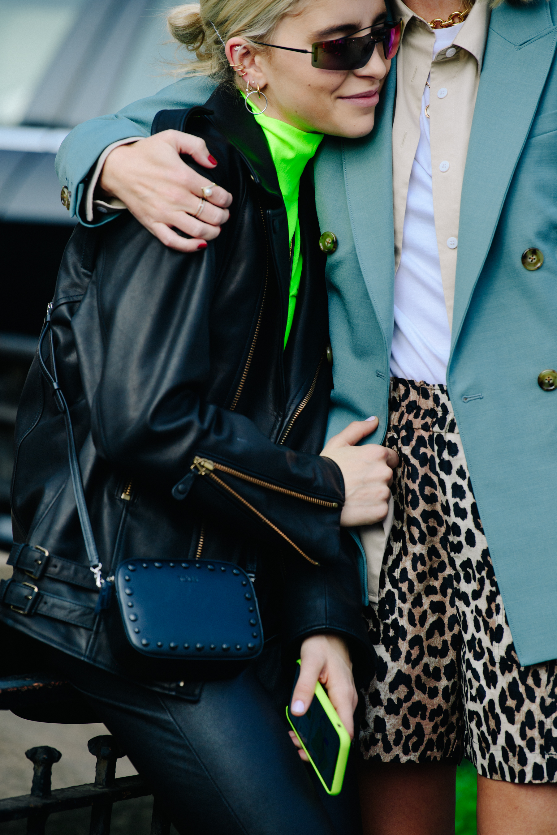 German blogger hugging woman