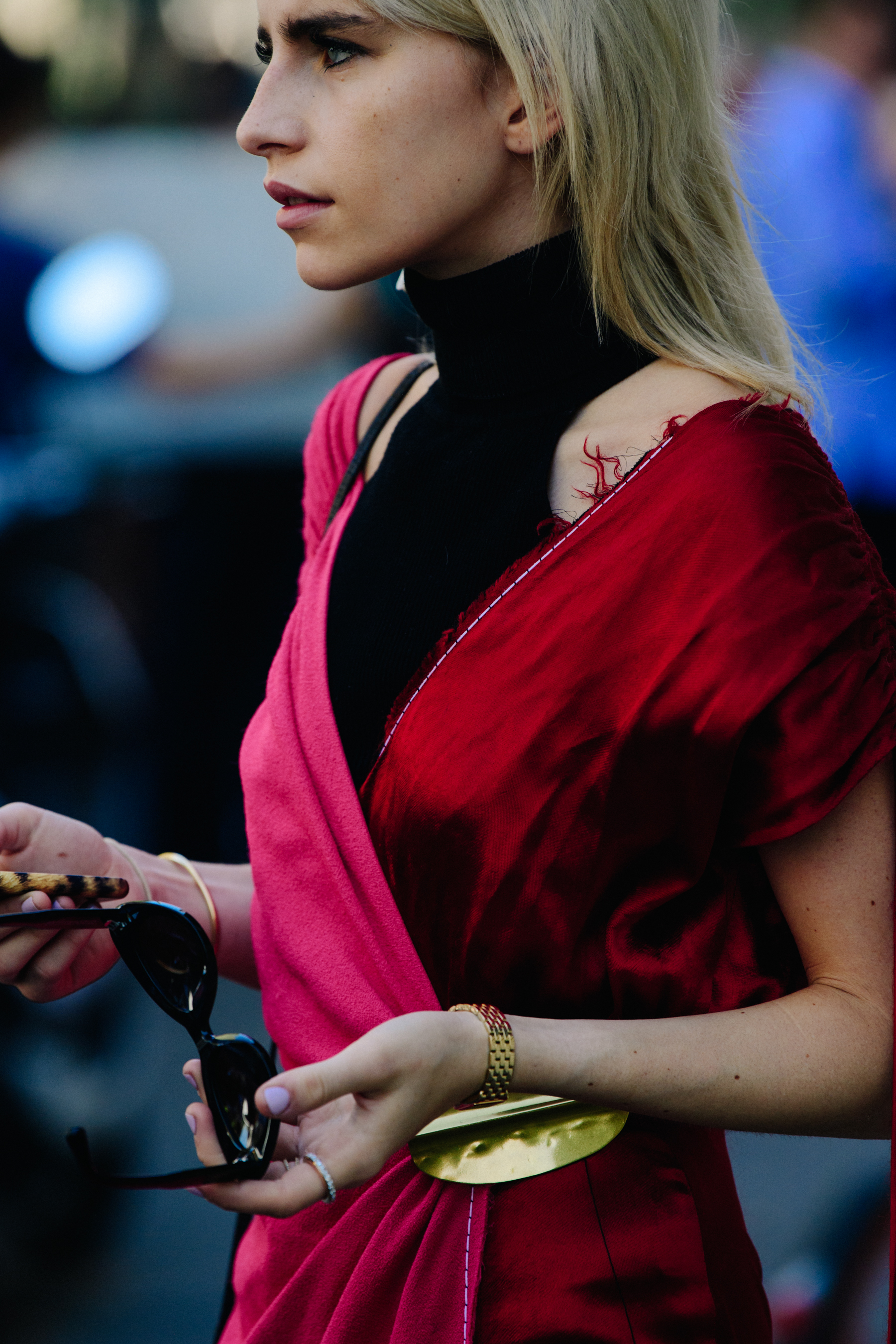 German blogger wearing pink and red dress