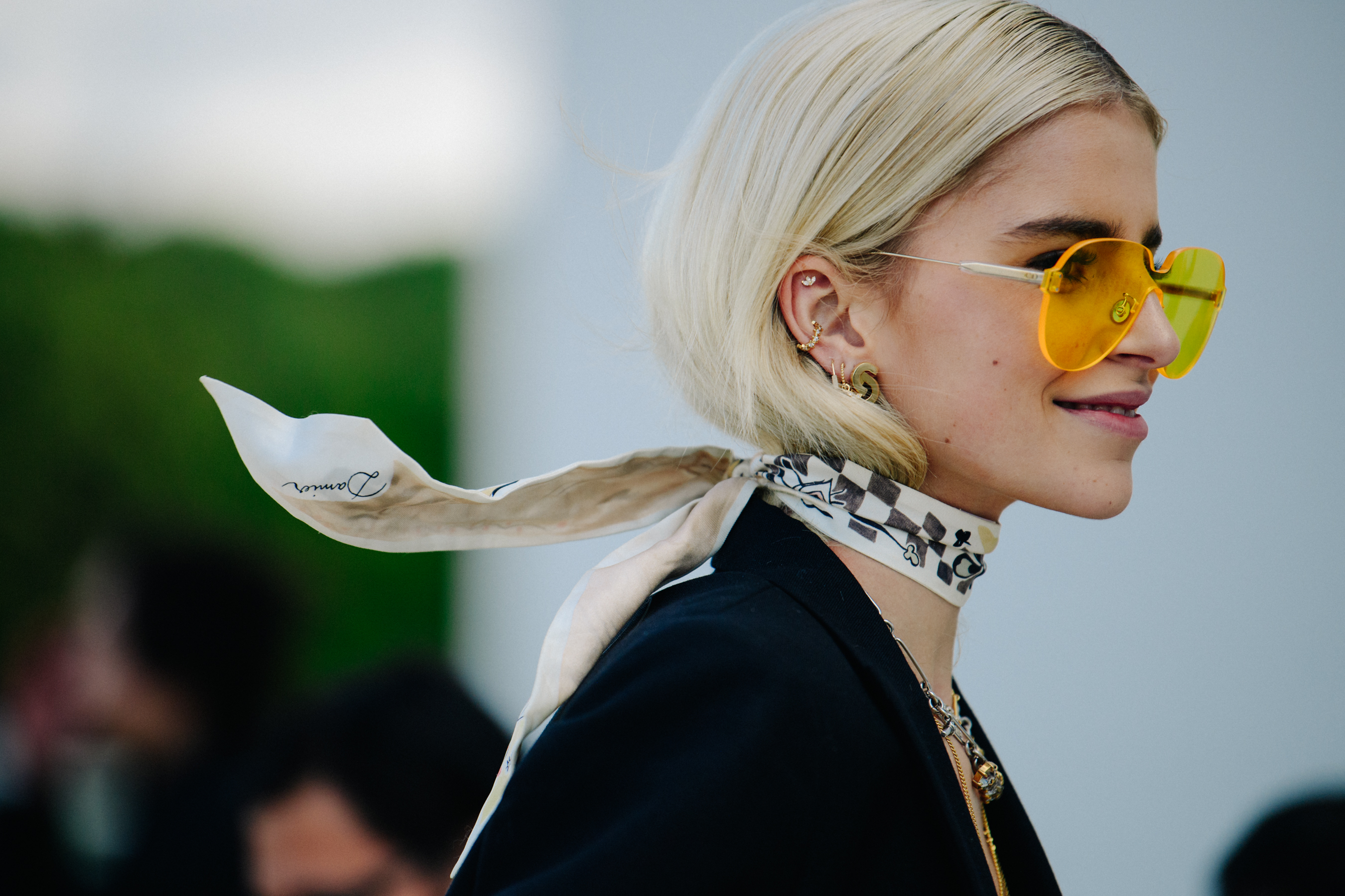 German blogger wearing yellow glasses