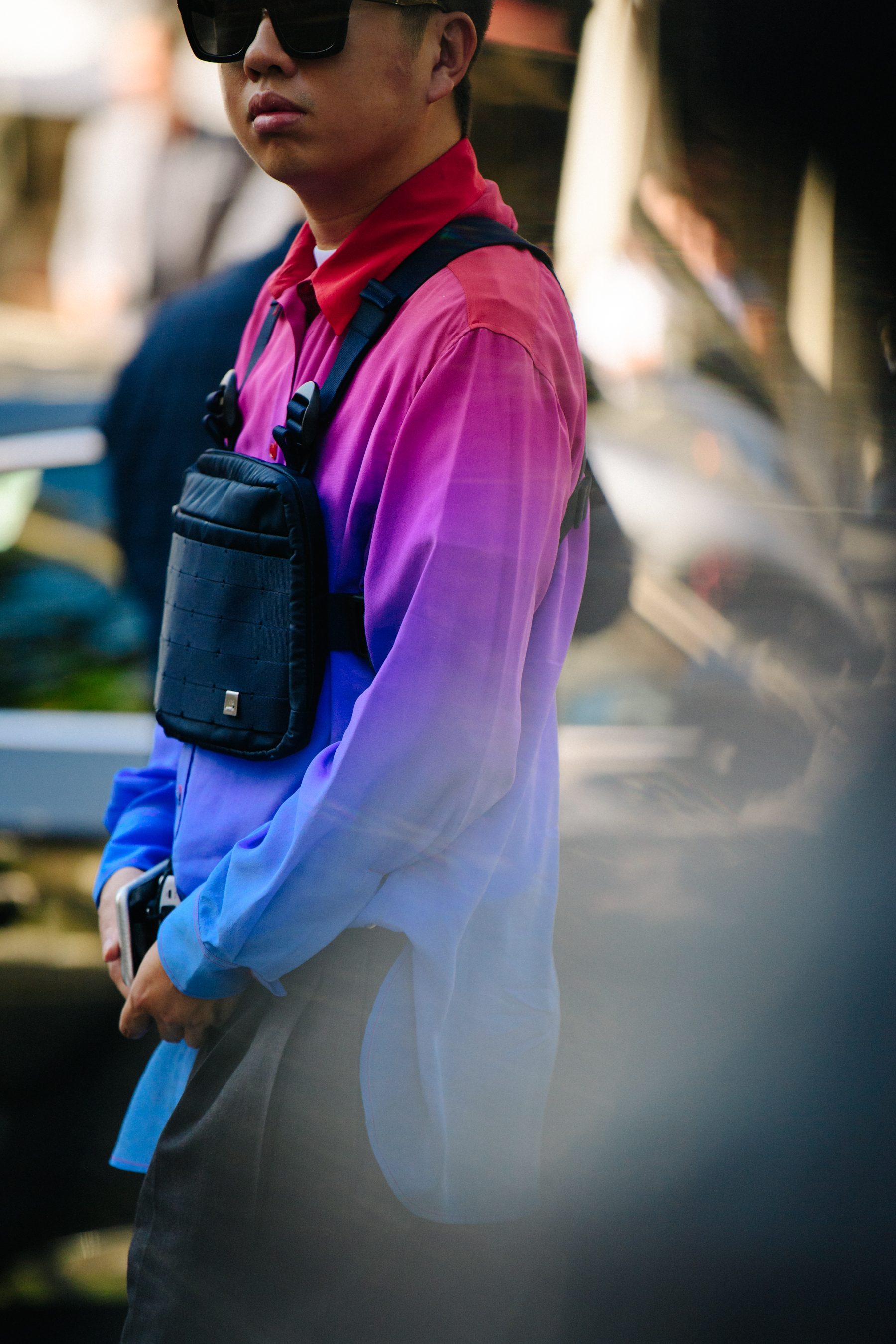 Man wearing Alyx bag