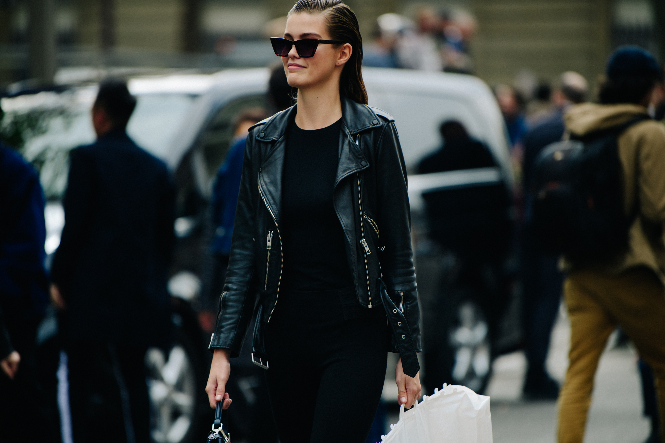 Dutch model wearing blasck leather jacket