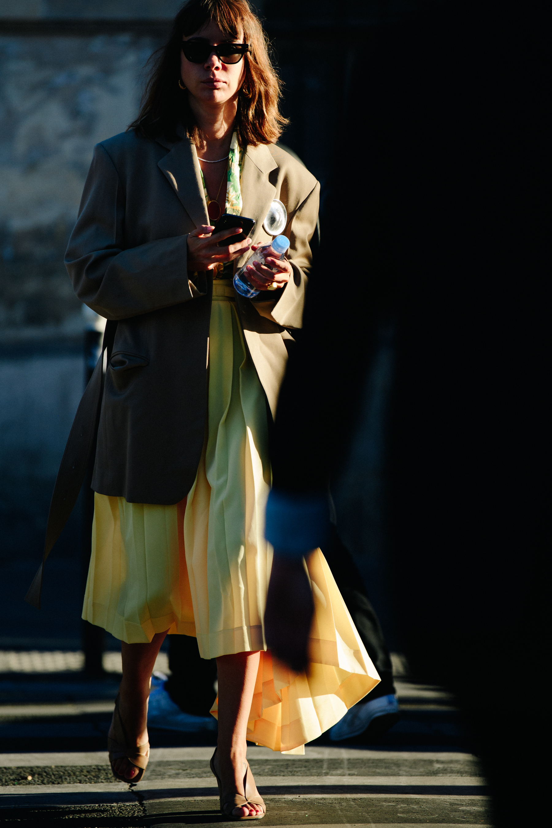 Russian buyer wearing yellow skirt