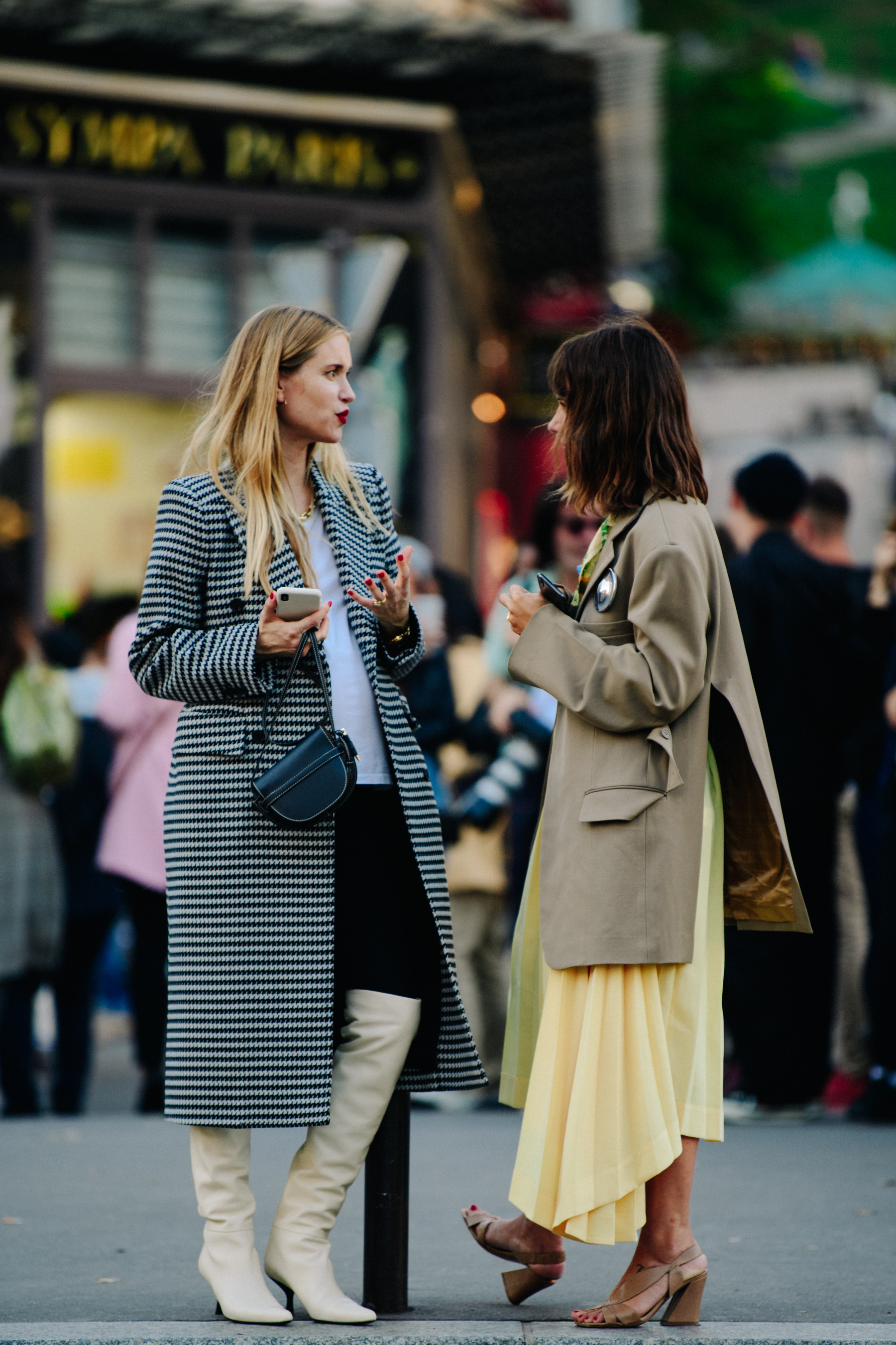 Danish and Russian influencers talking