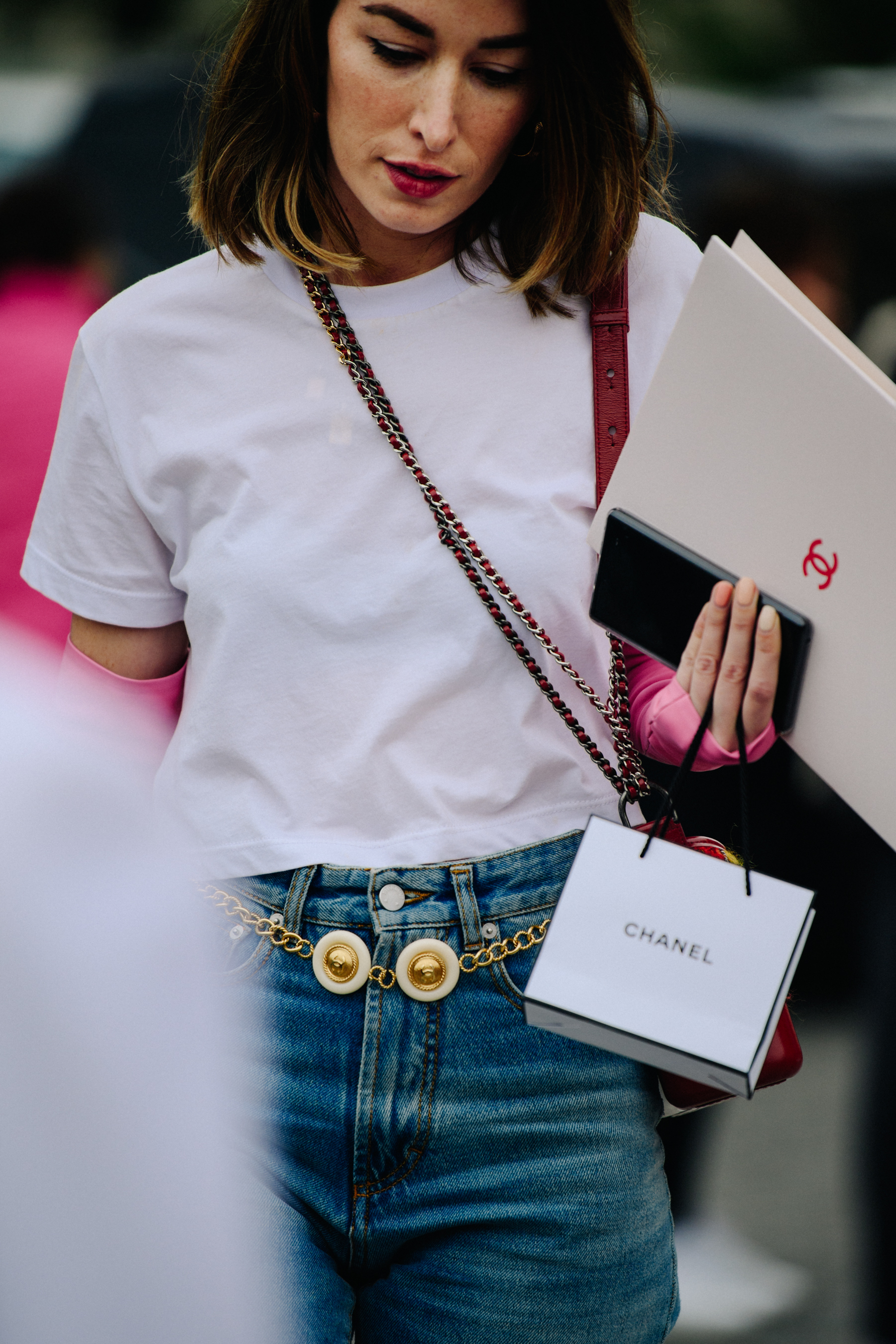 Woman wearing white tee shirt