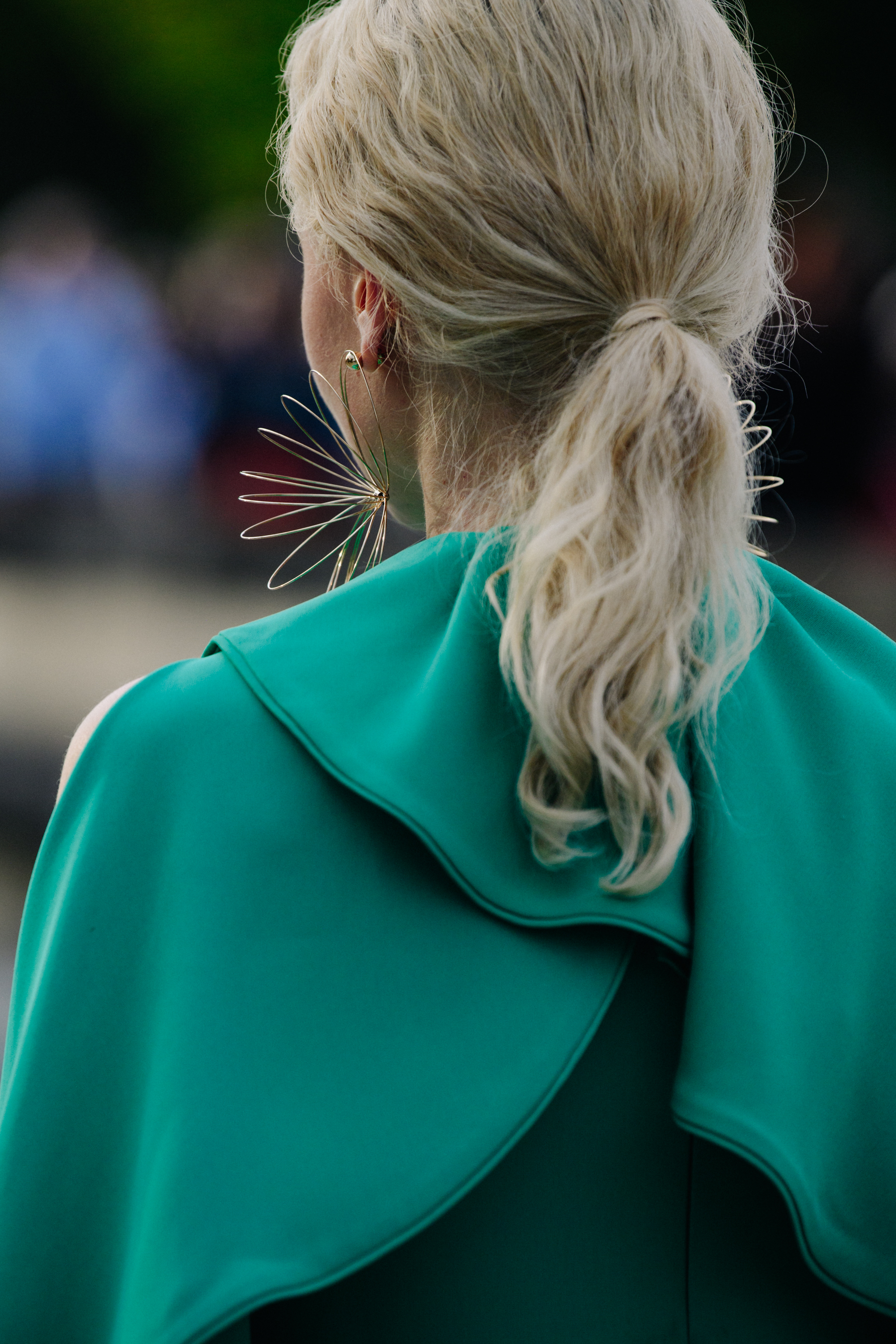 Russian buyer wearing green