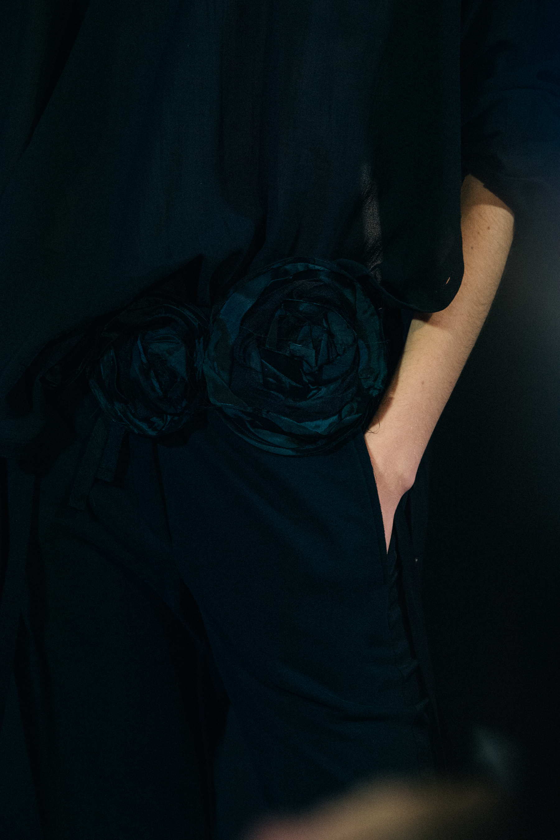 Julia Ratner backstage at Ann Demeulemeester