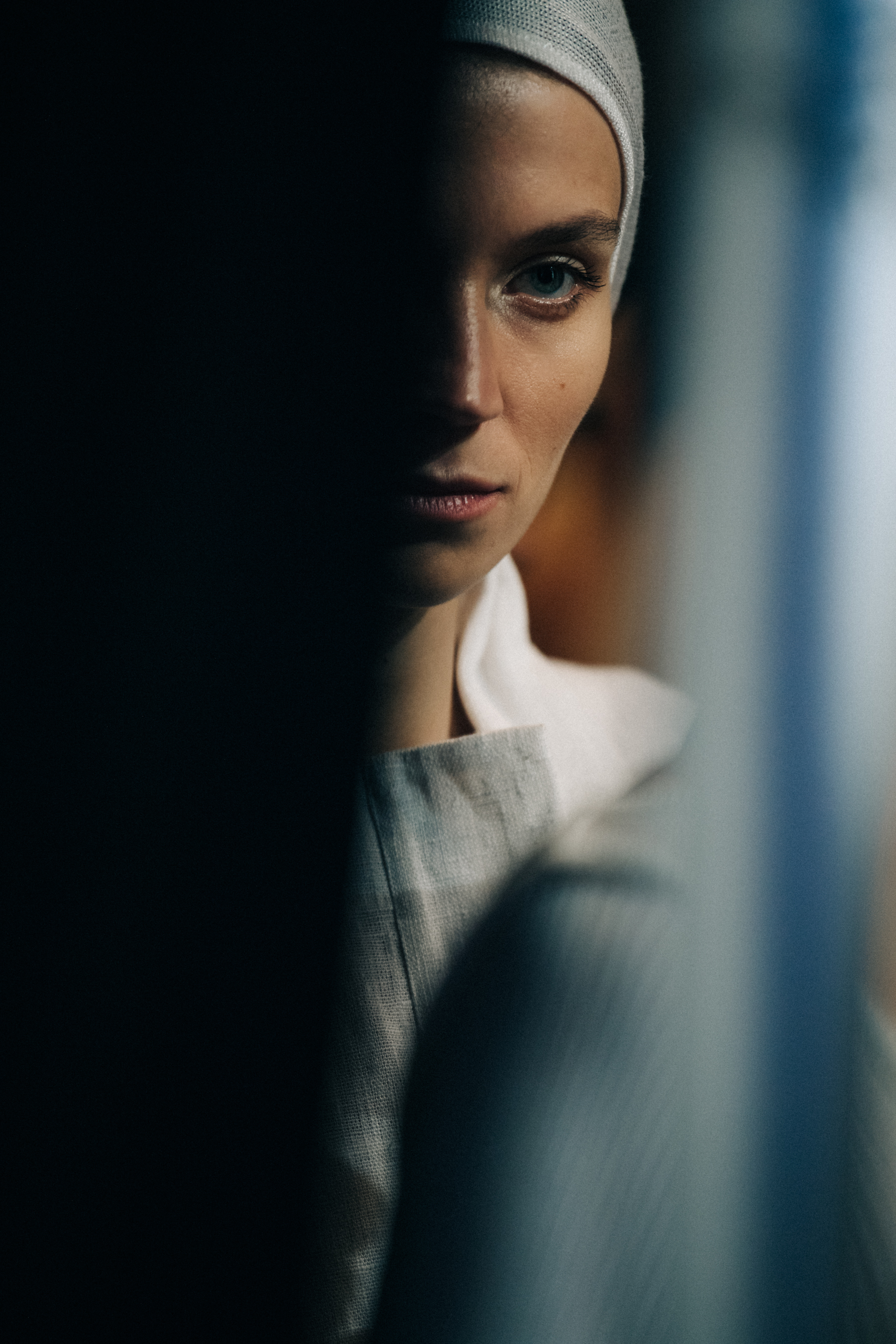 Model wearing Bevza headscarf