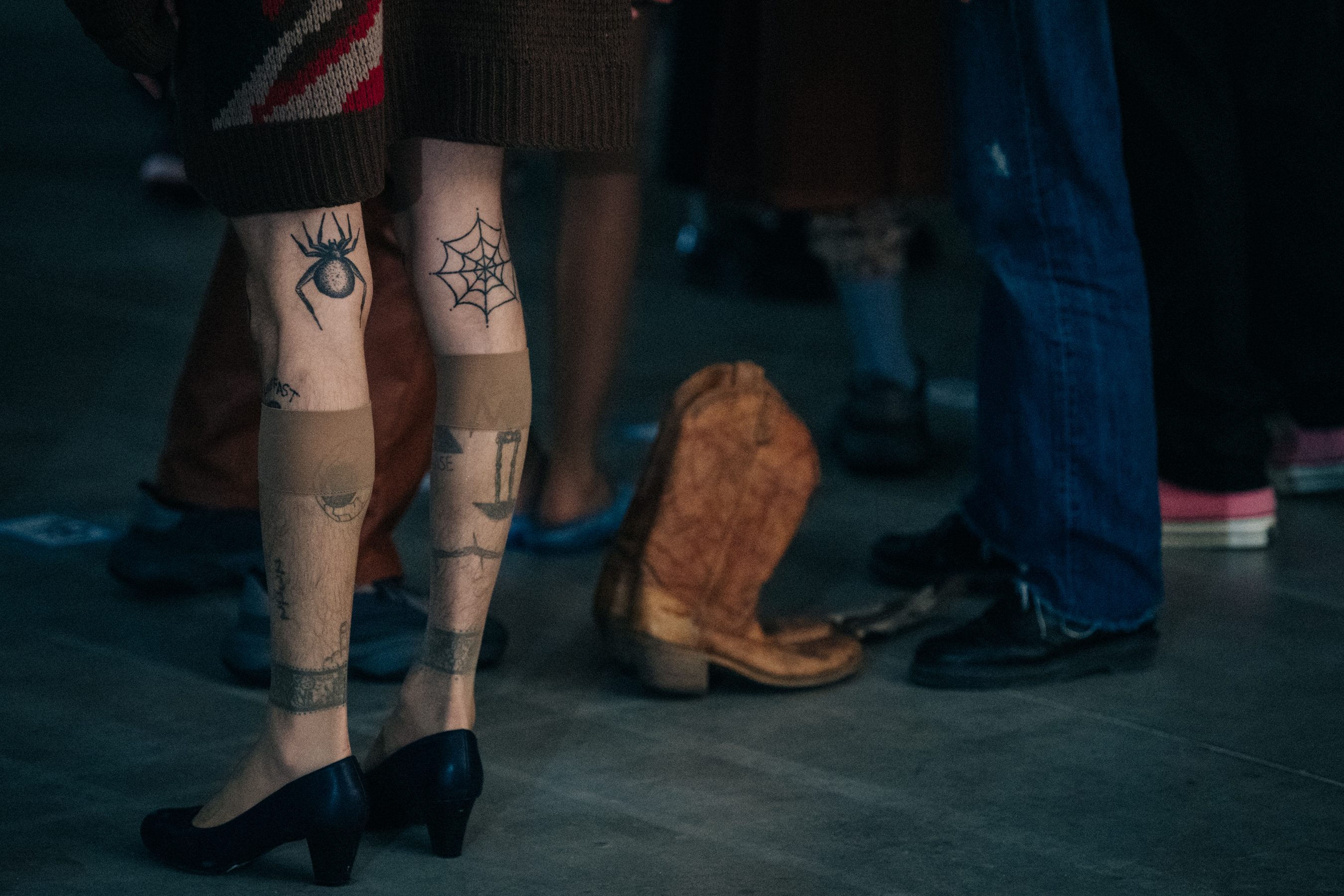 Model wearing short skirt at Han Kjøbenhavn