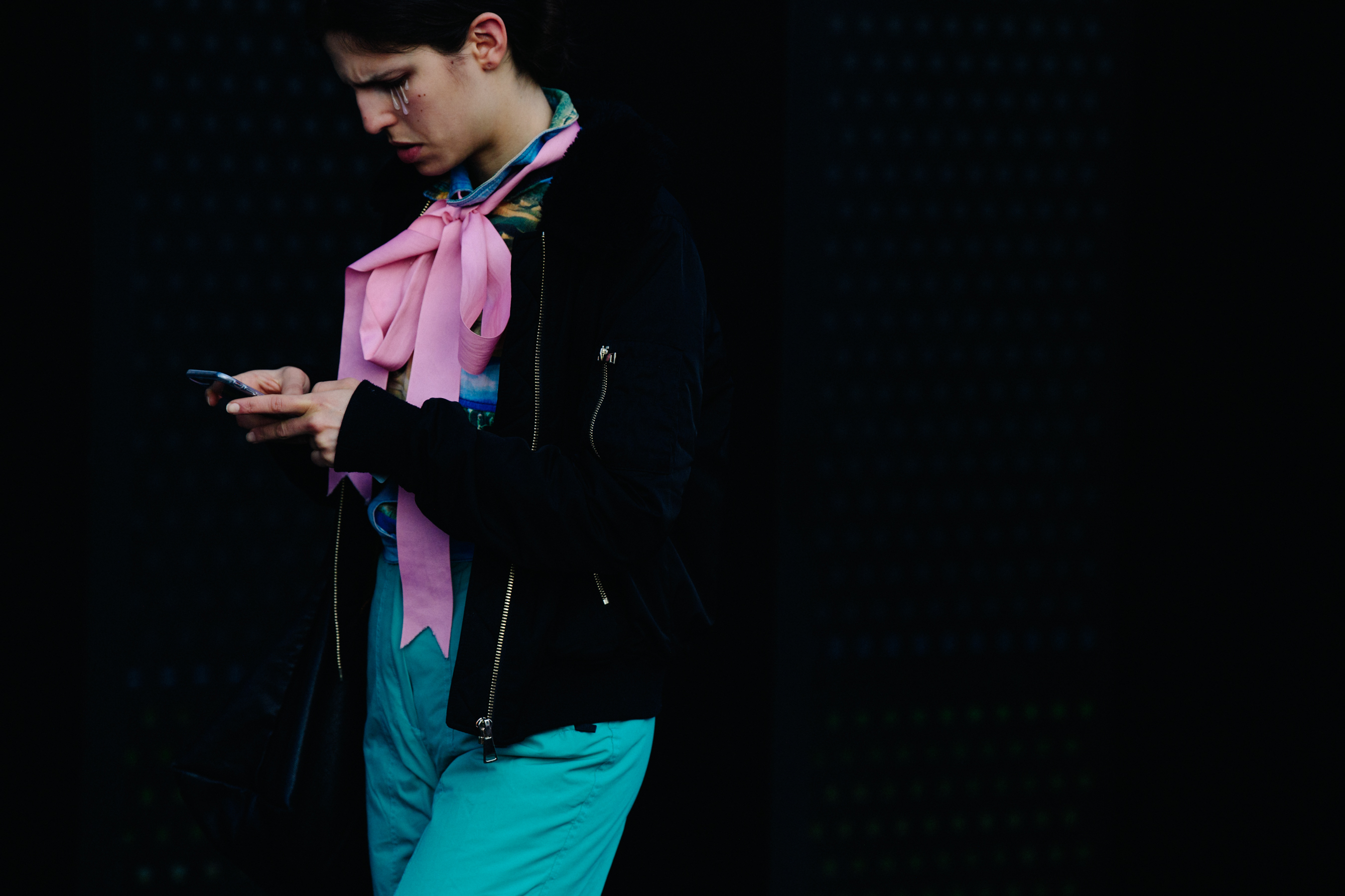 Model wearing pink neck tie