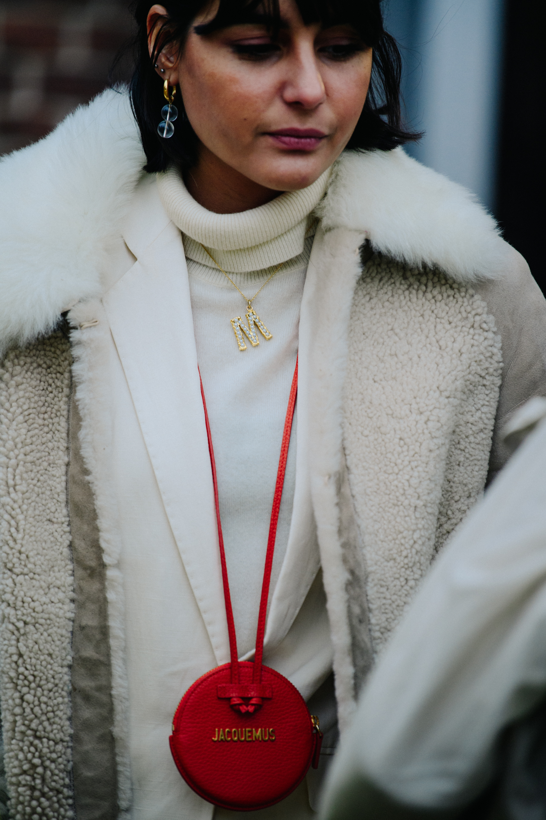 Blogger wearing Jacquemus necklace
