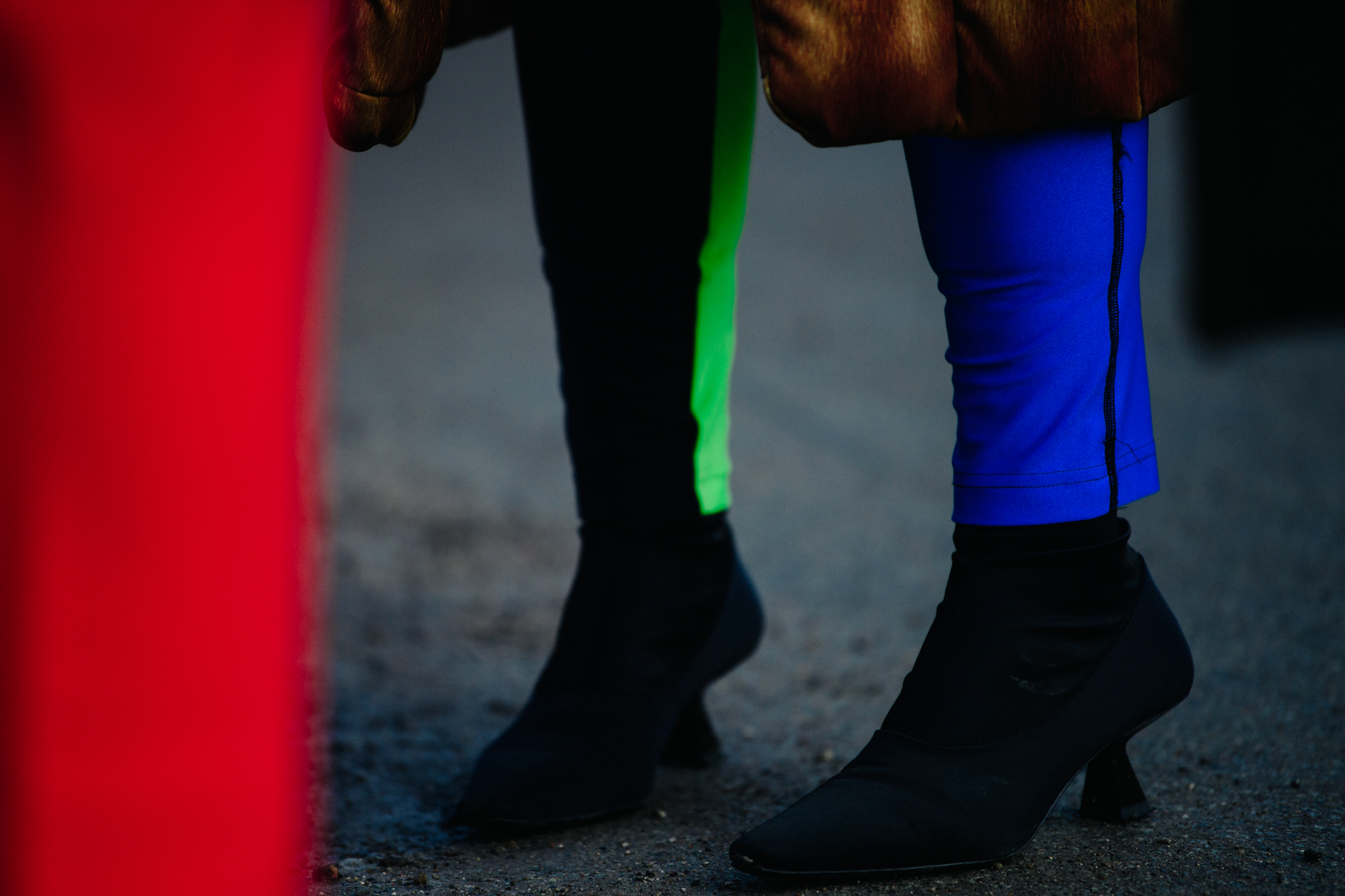 Woman wearing J Lindeberg leggings