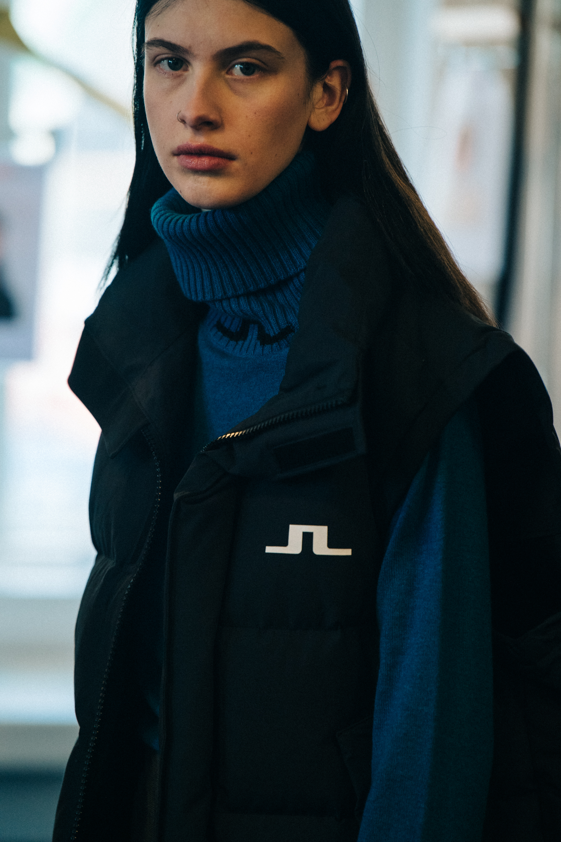 Model wearing blue at J.Lindeberg