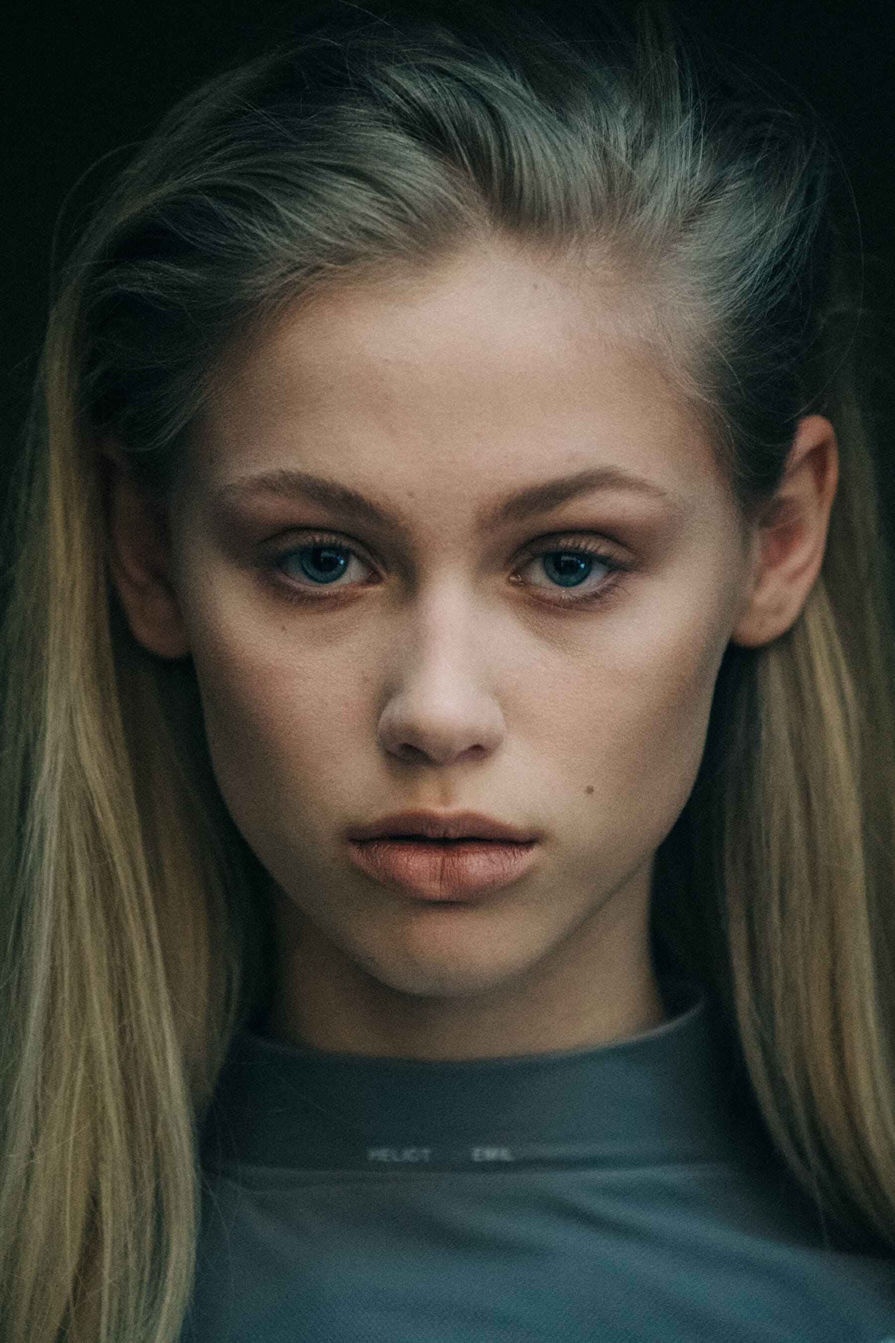 Nana Halborg Raffn backstage at Heliot Emil