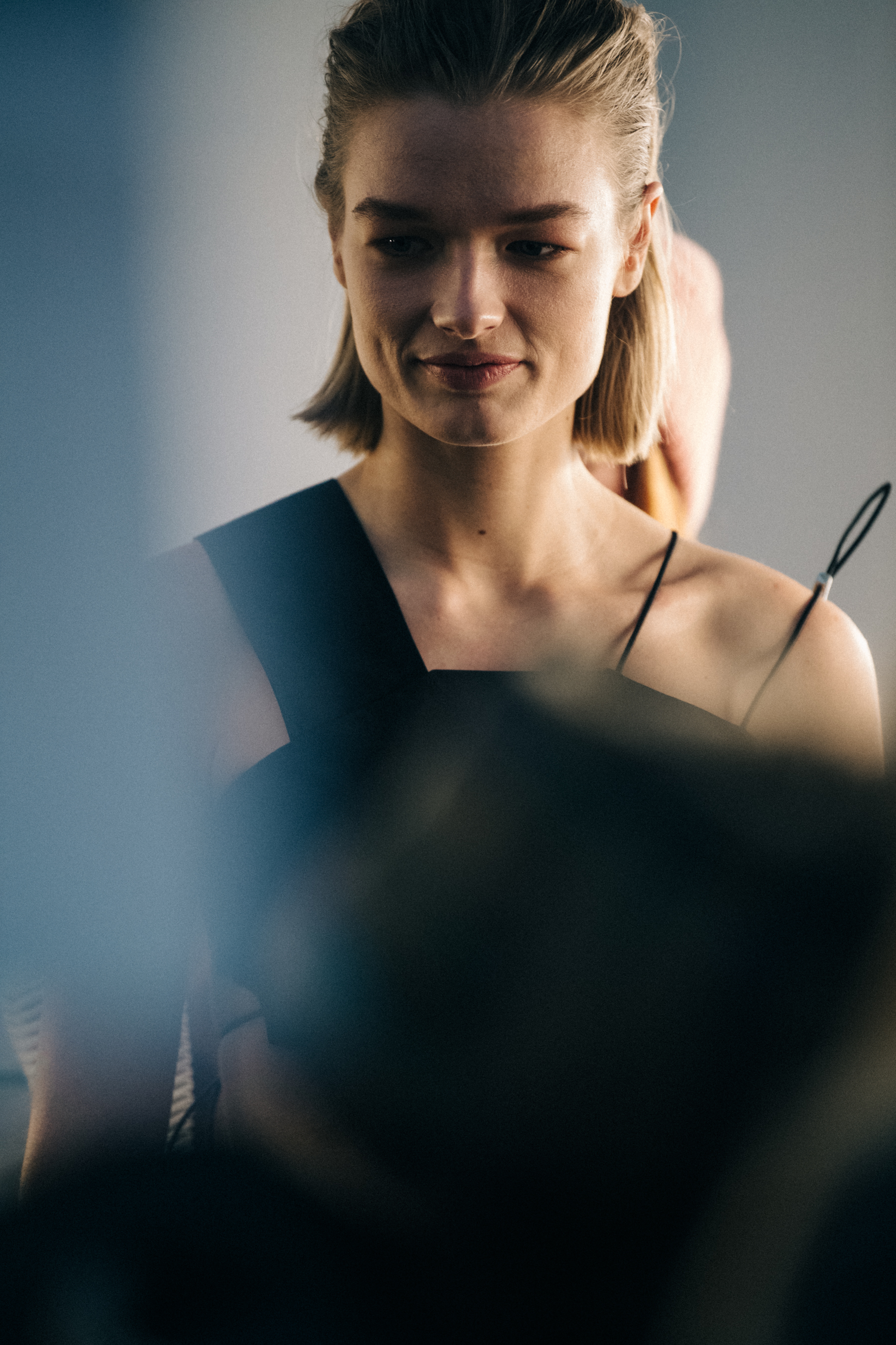 Luna Schulze backstage at Heliot Emil