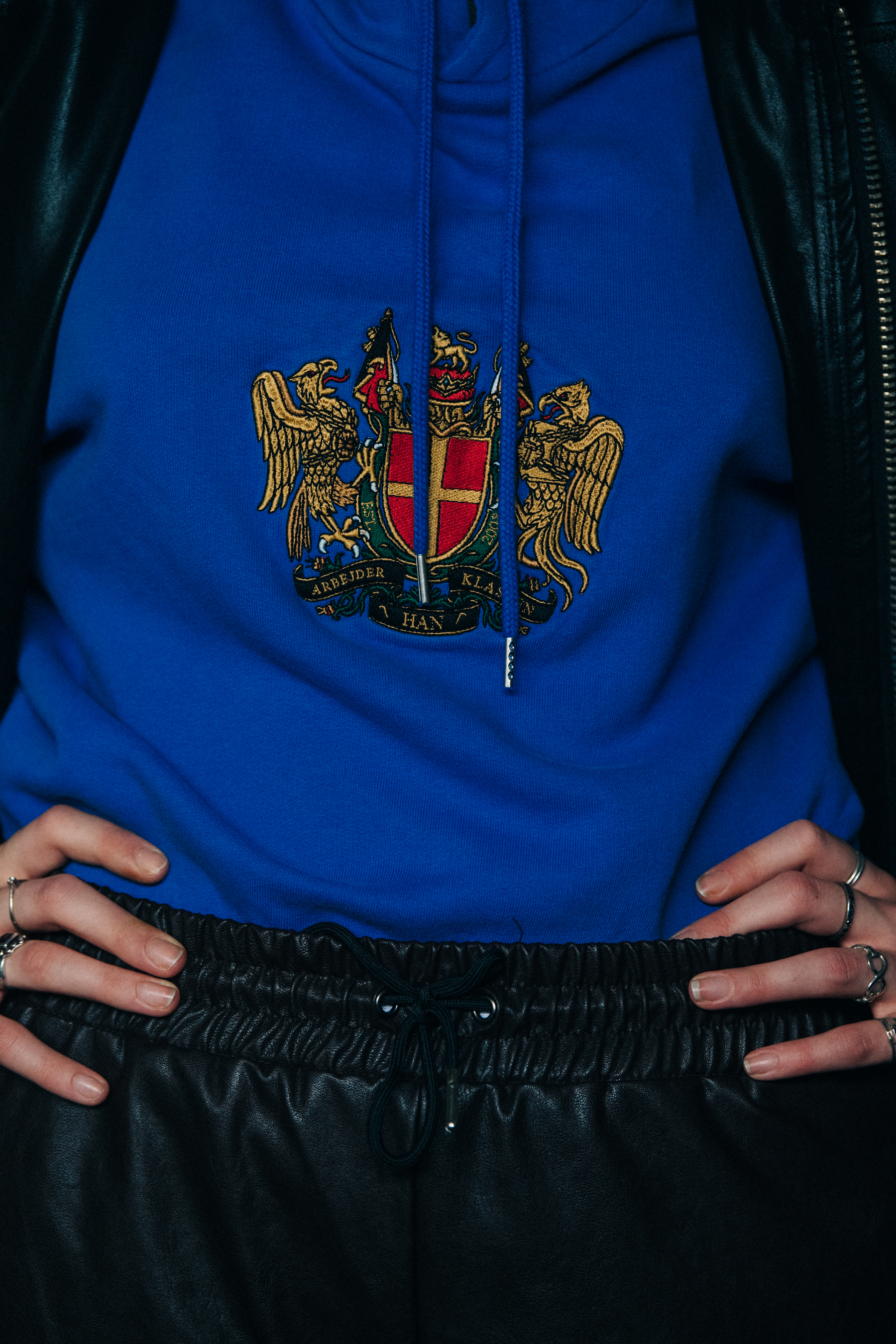 Models wearing blue outfit at Han Kjobenhavn